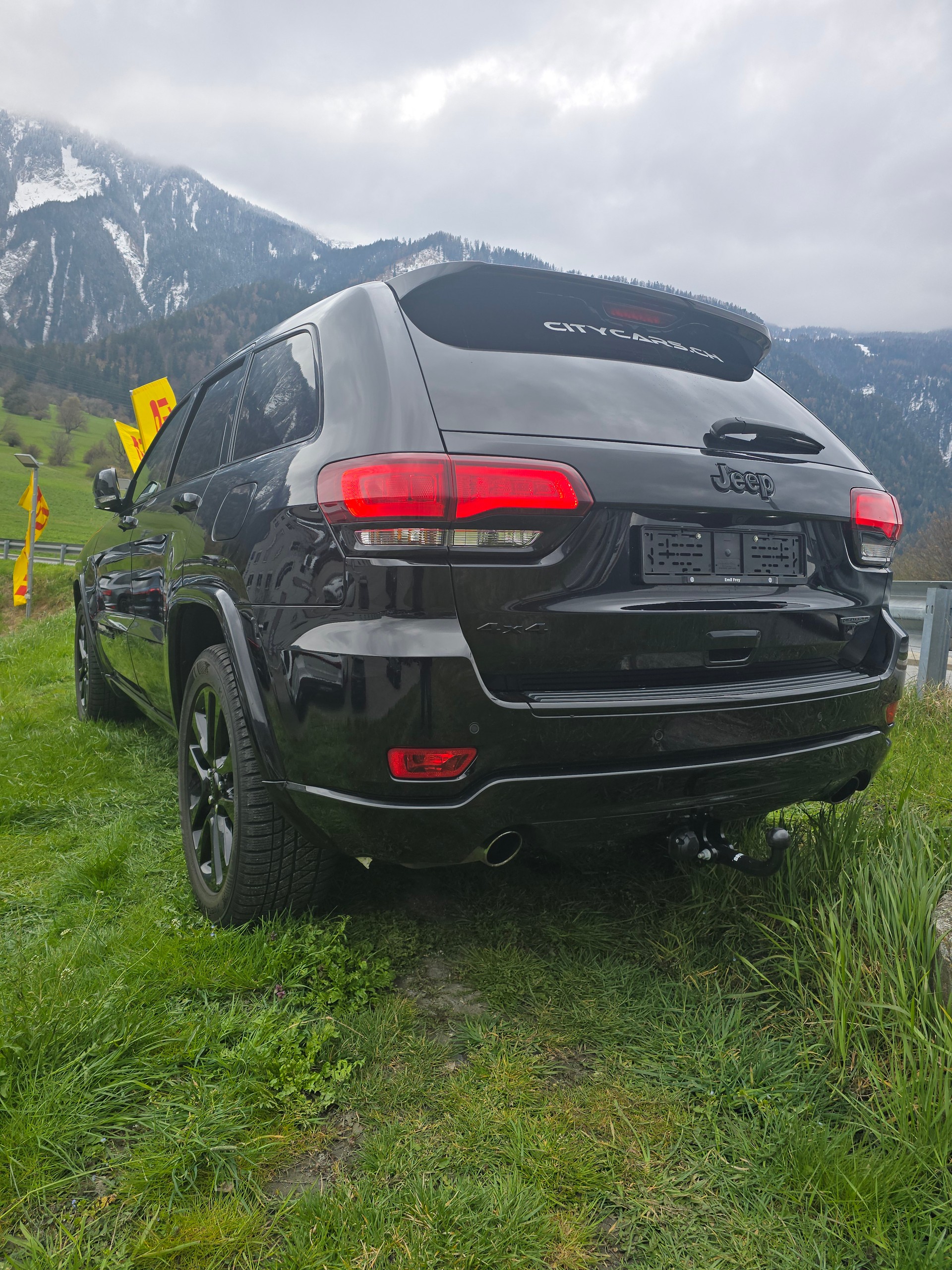JEEP Grand Cherokee 3.0 CRD Night Eagle Automatic-image-2