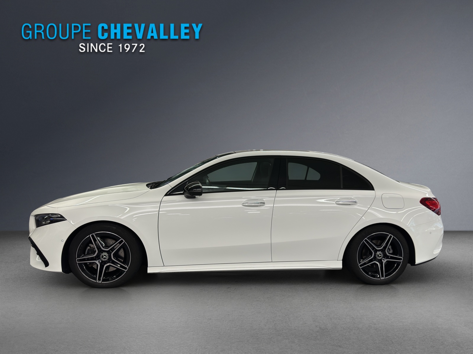 MERCEDES-BENZ A 220 4Matic 8G-DCT-showroom-element-3
