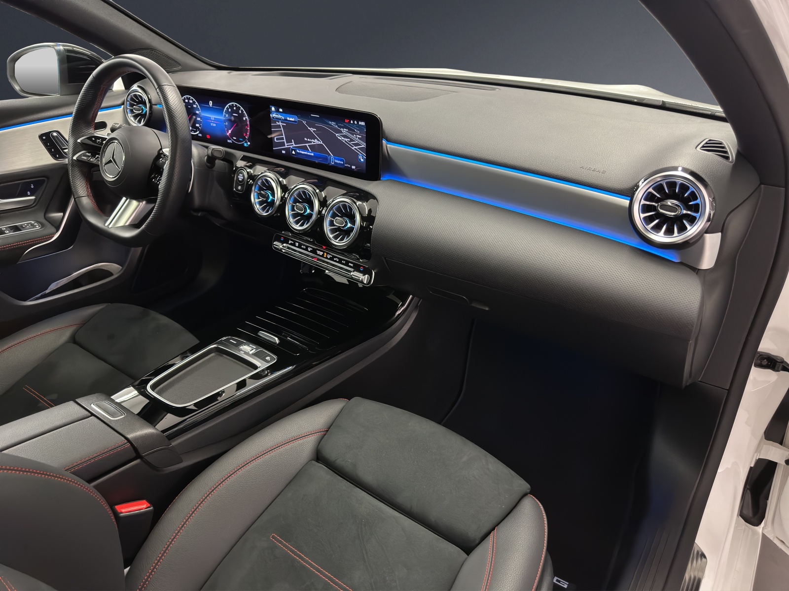 Image MERCEDES-BENZ A-220 A 220 4Matic 8G-DCT