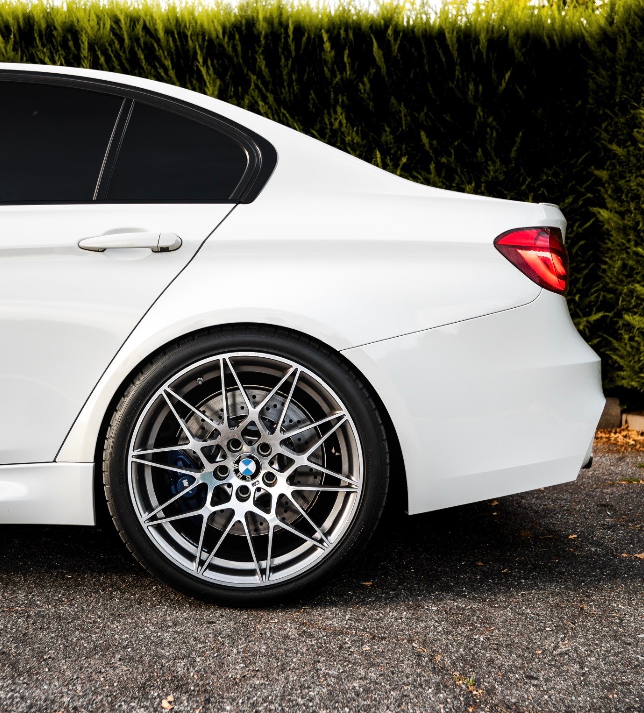 BMW M3 Competition Alpine White-image-9