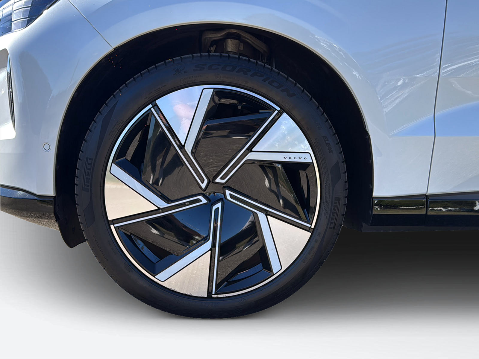 VOLVO EX 90 Twin Performance Ultra AWDD-image-8