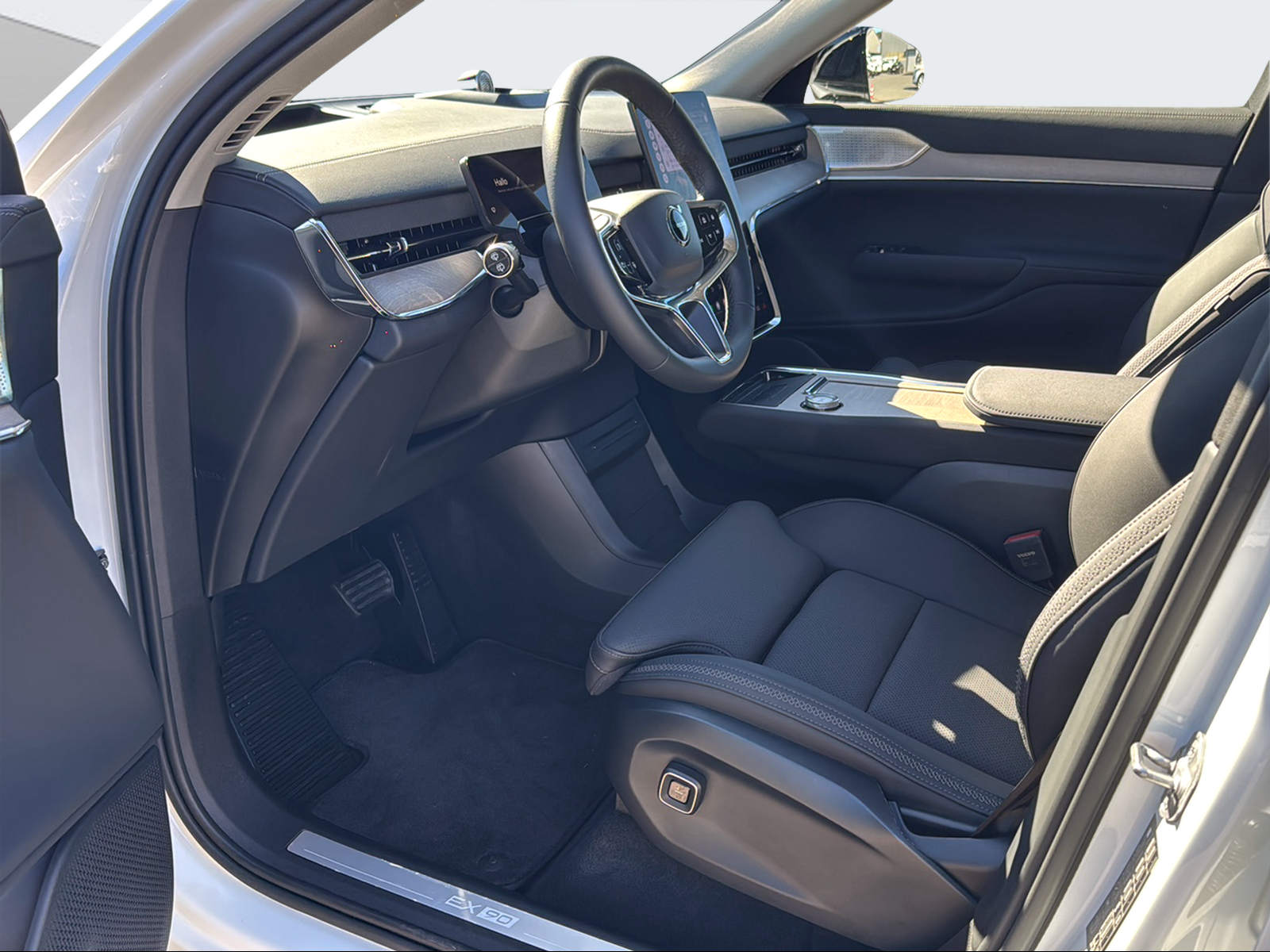 VOLVO EX 90 Twin Performance Ultra AWDD-image-9