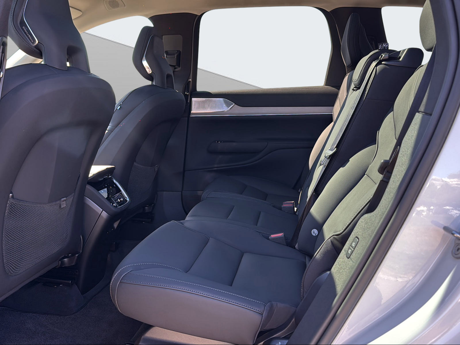 VOLVO EX 90 Twin Performance Ultra AWDD-image-13