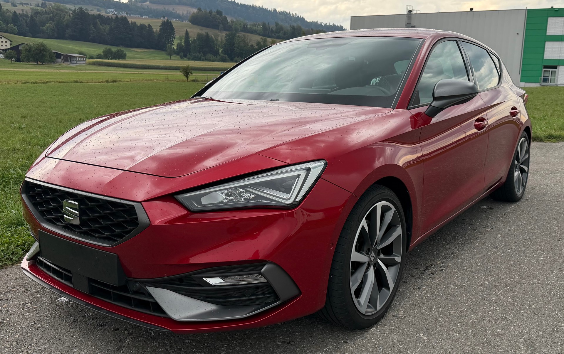 SEAT Leon 1.5 eTSI mHEV DSG FR-image-0