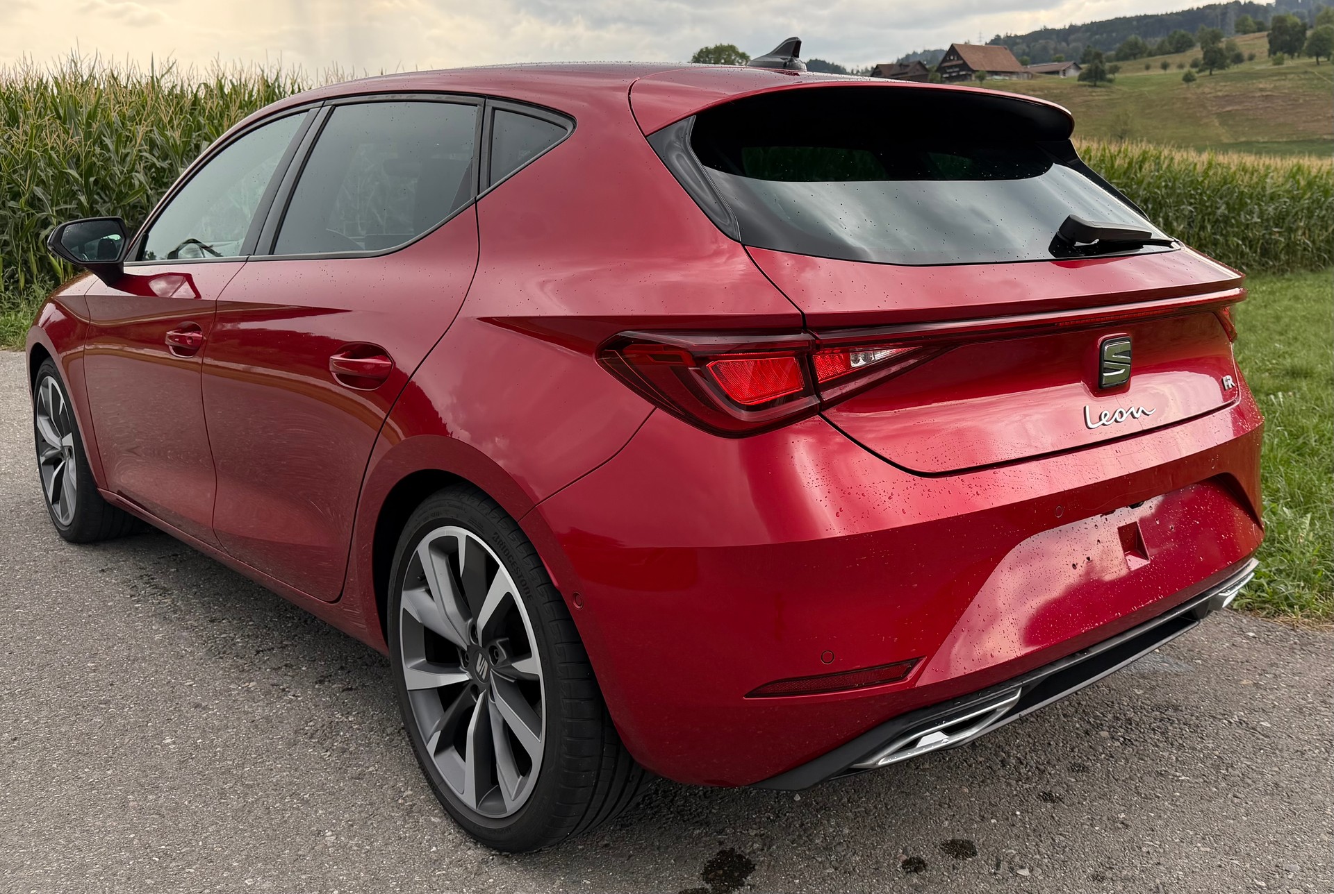SEAT Leon 1.5 eTSI mHEV DSG FR-image-3