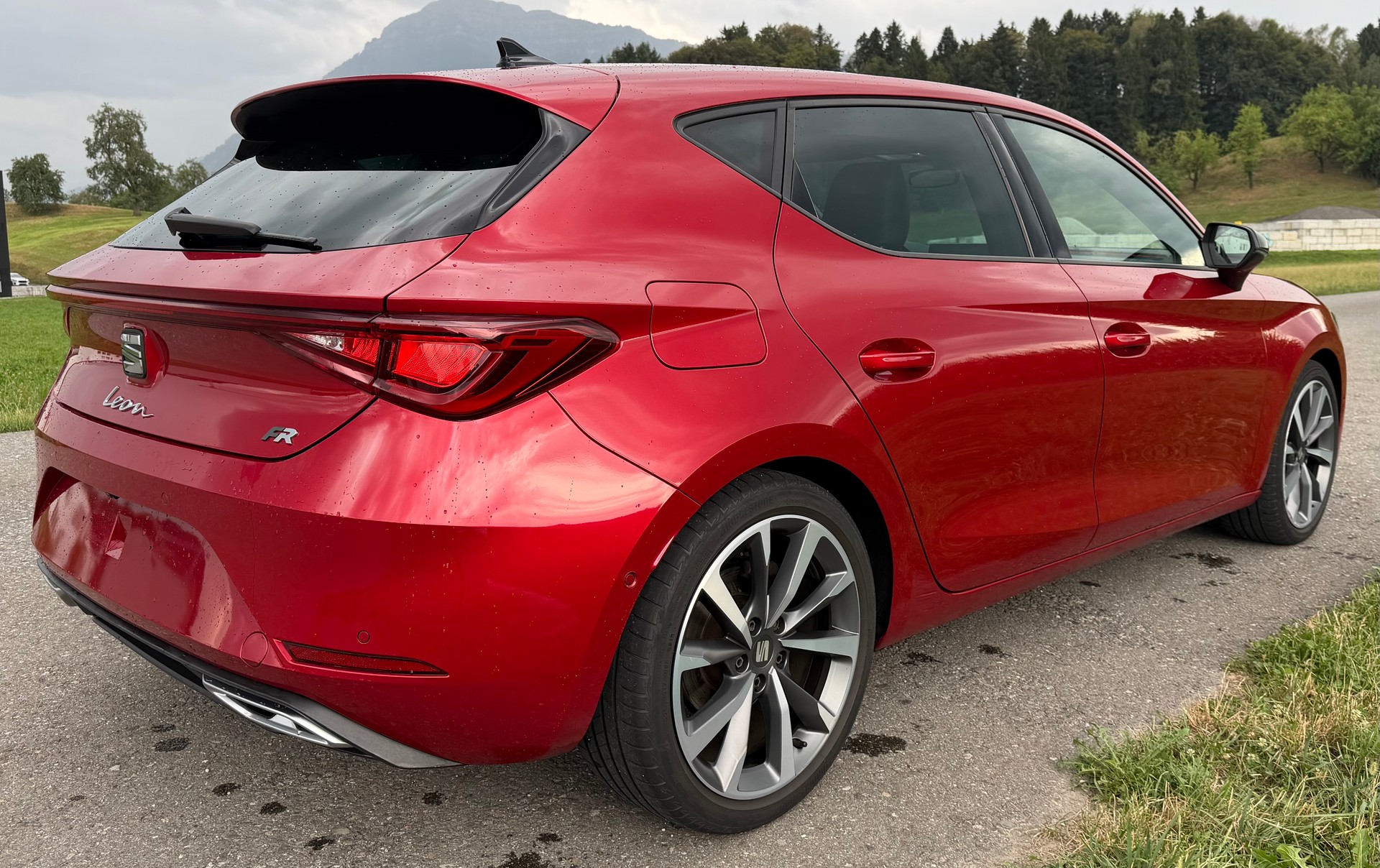 SEAT Leon 1.5 eTSI mHEV DSG FR-image-5
