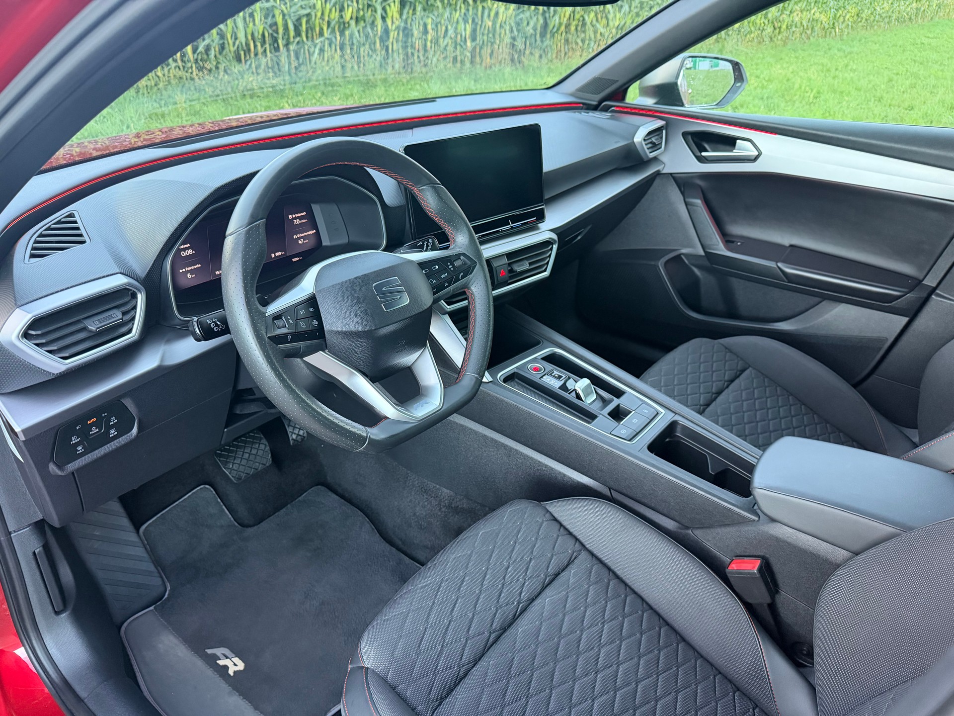 SEAT Leon 1.5 eTSI mHEV DSG FR-image-8