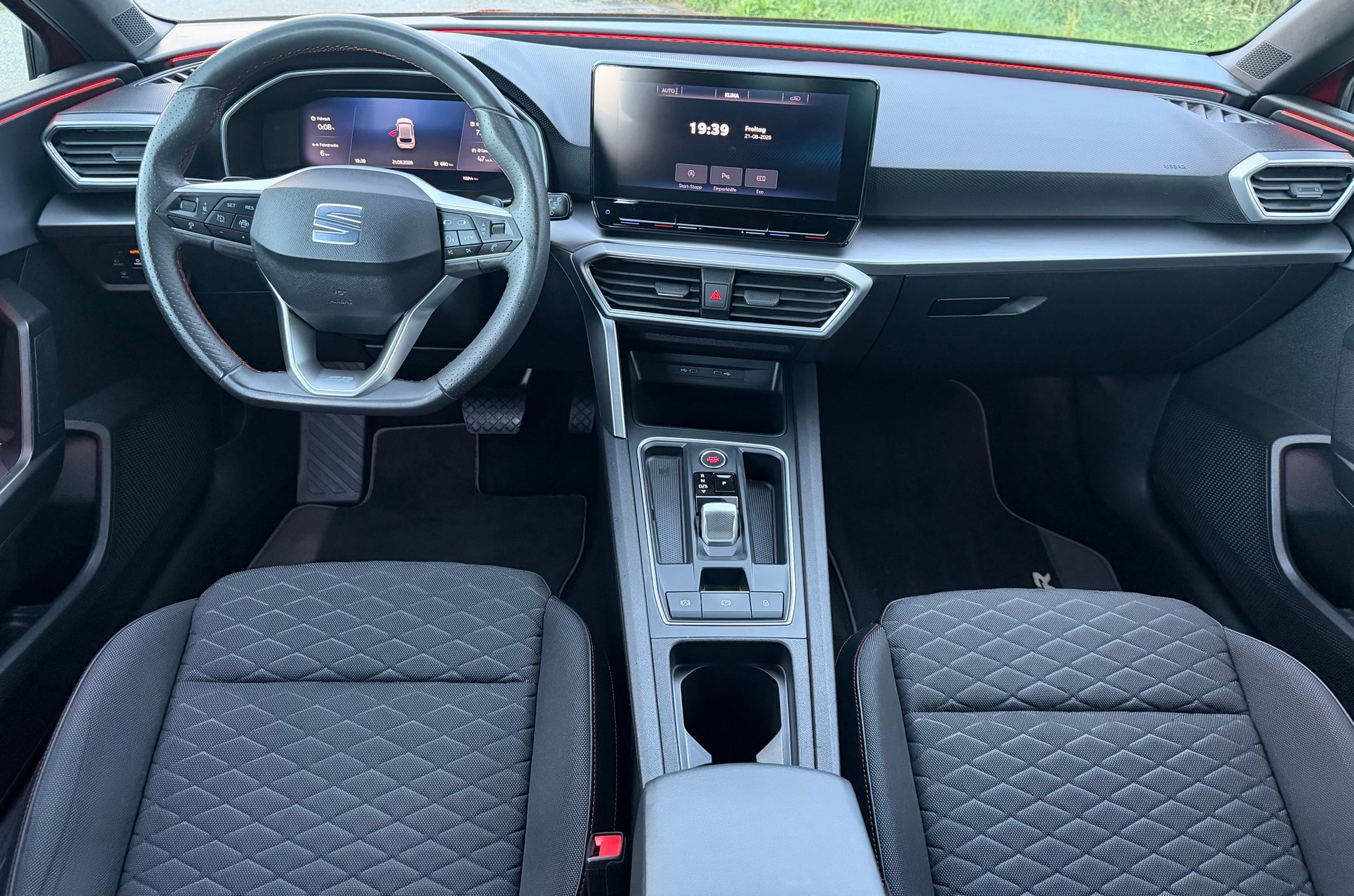 SEAT Leon 1.5 eTSI mHEV DSG FR-image-12