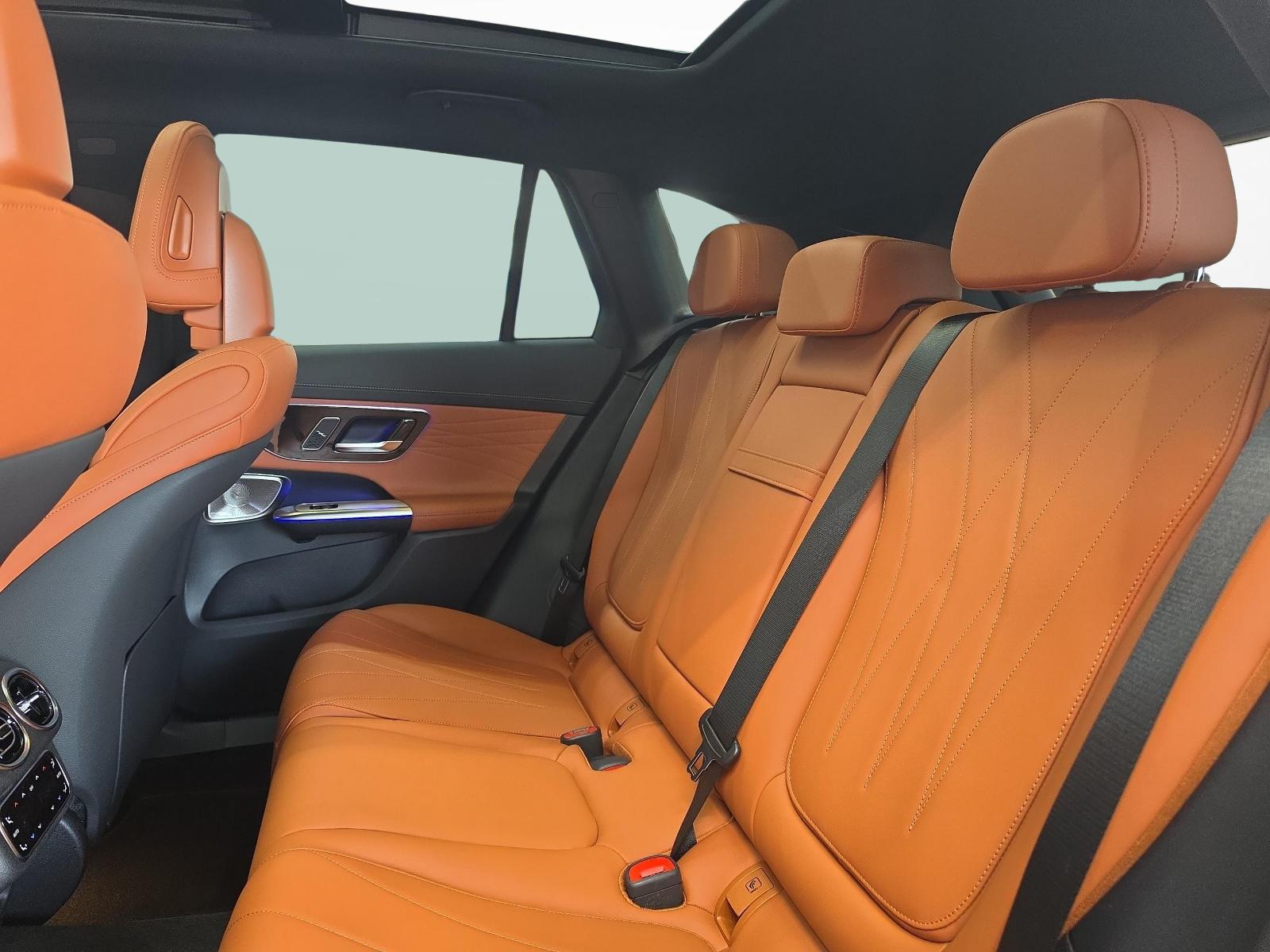 MERCEDES-BENZ GLC 400 e 4MATIC EQ Star AMG Line-image-8