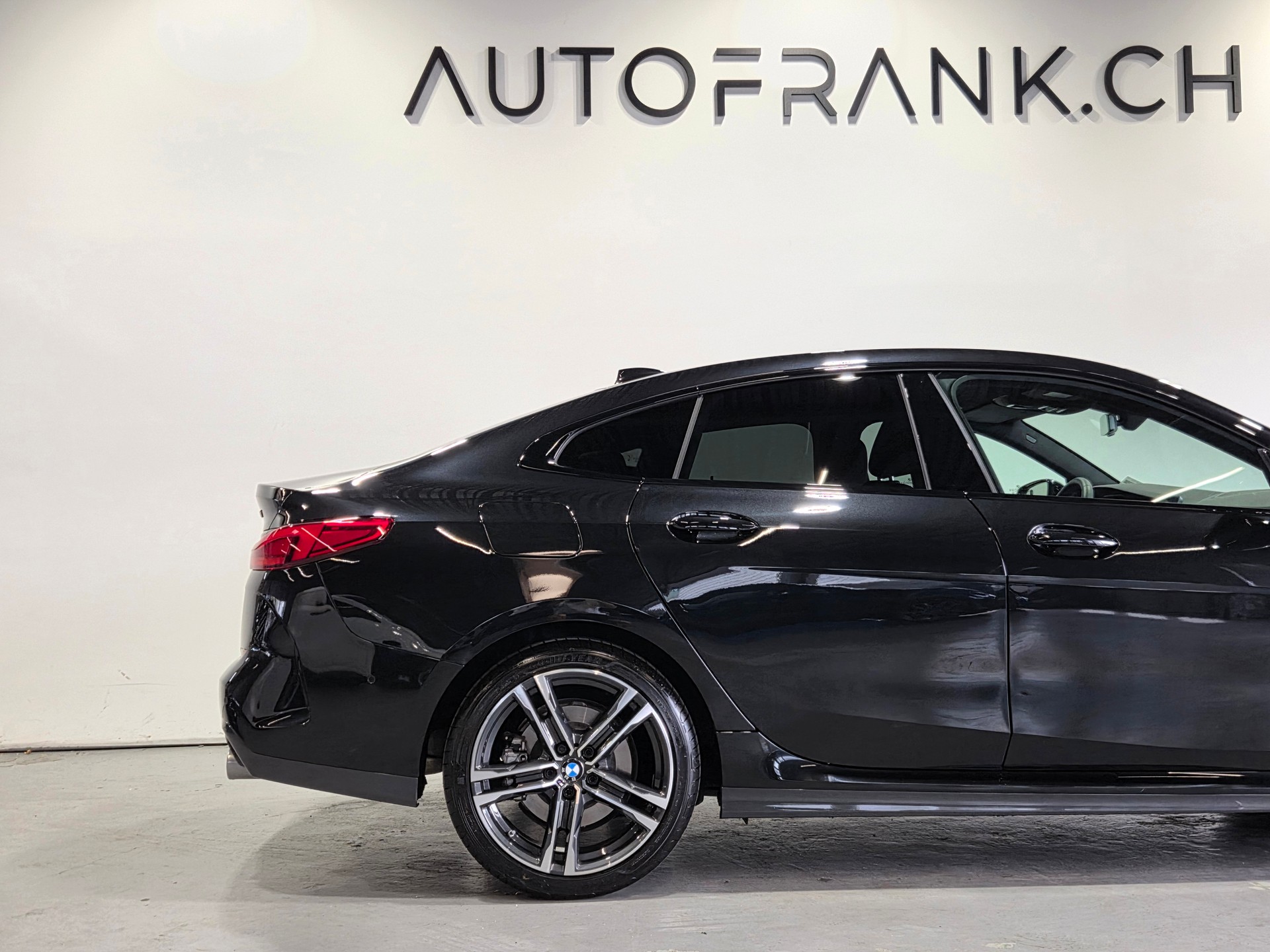 BMW 220i M-Sport xDrive Gran Coupé-image-15