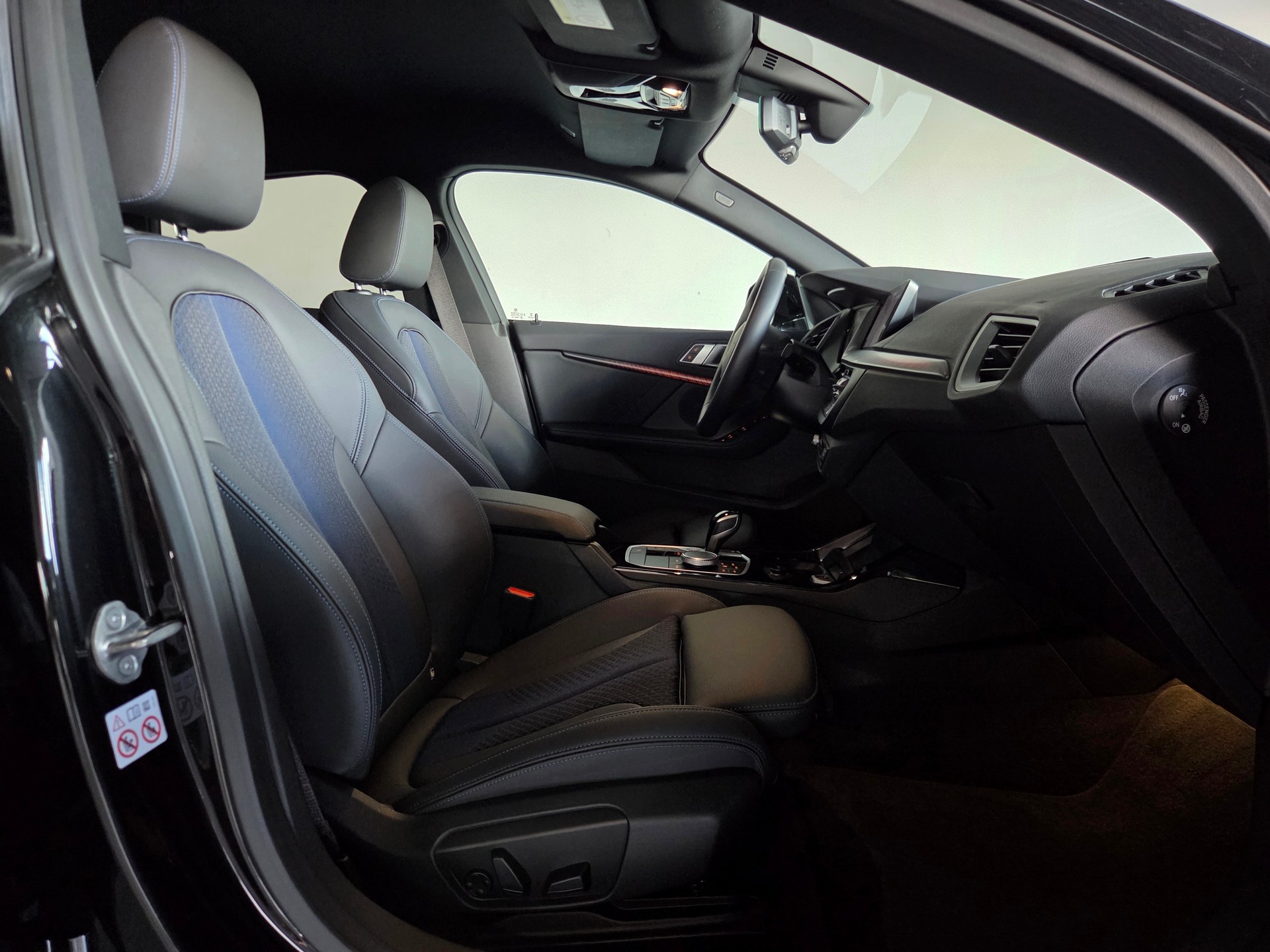 BMW 220i M-Sport xDrive Gran Coupé-image-18