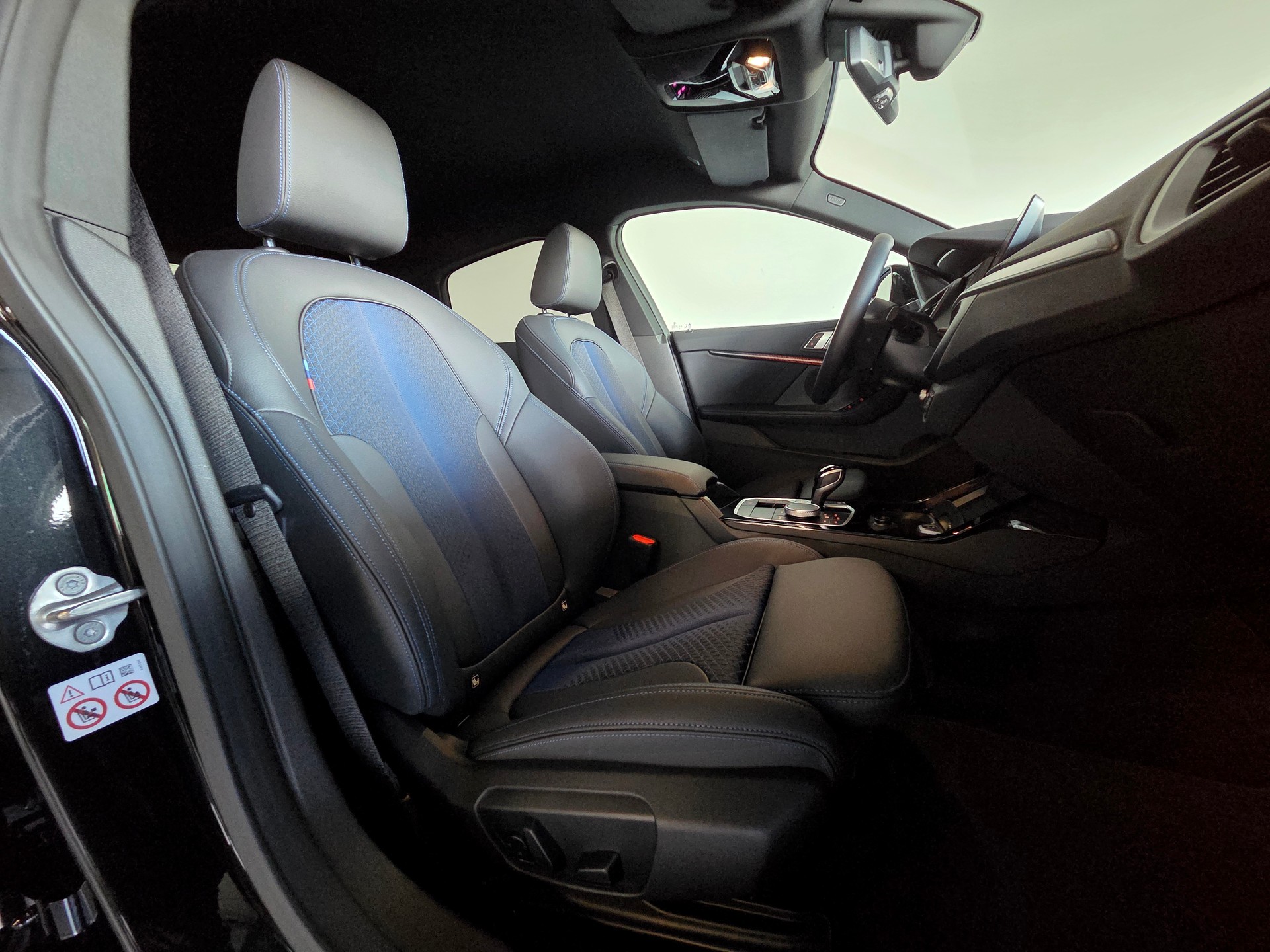 BMW 220i M-Sport xDrive Gran Coupé-image-8