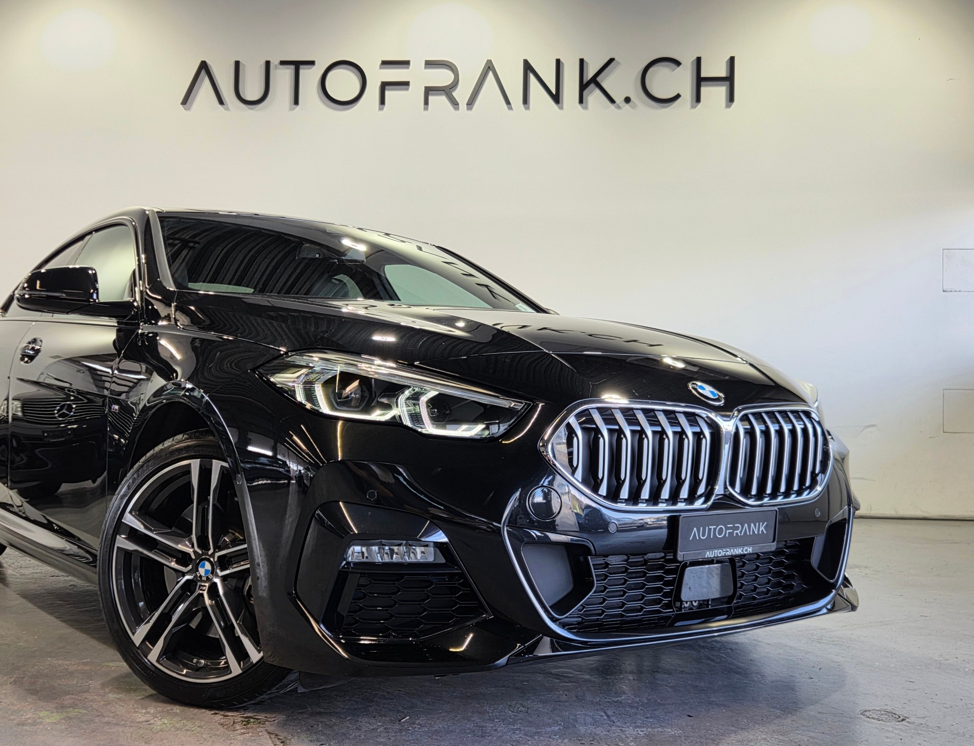 BMW 220i M-Sport xDrive Gran Coupé-image-9