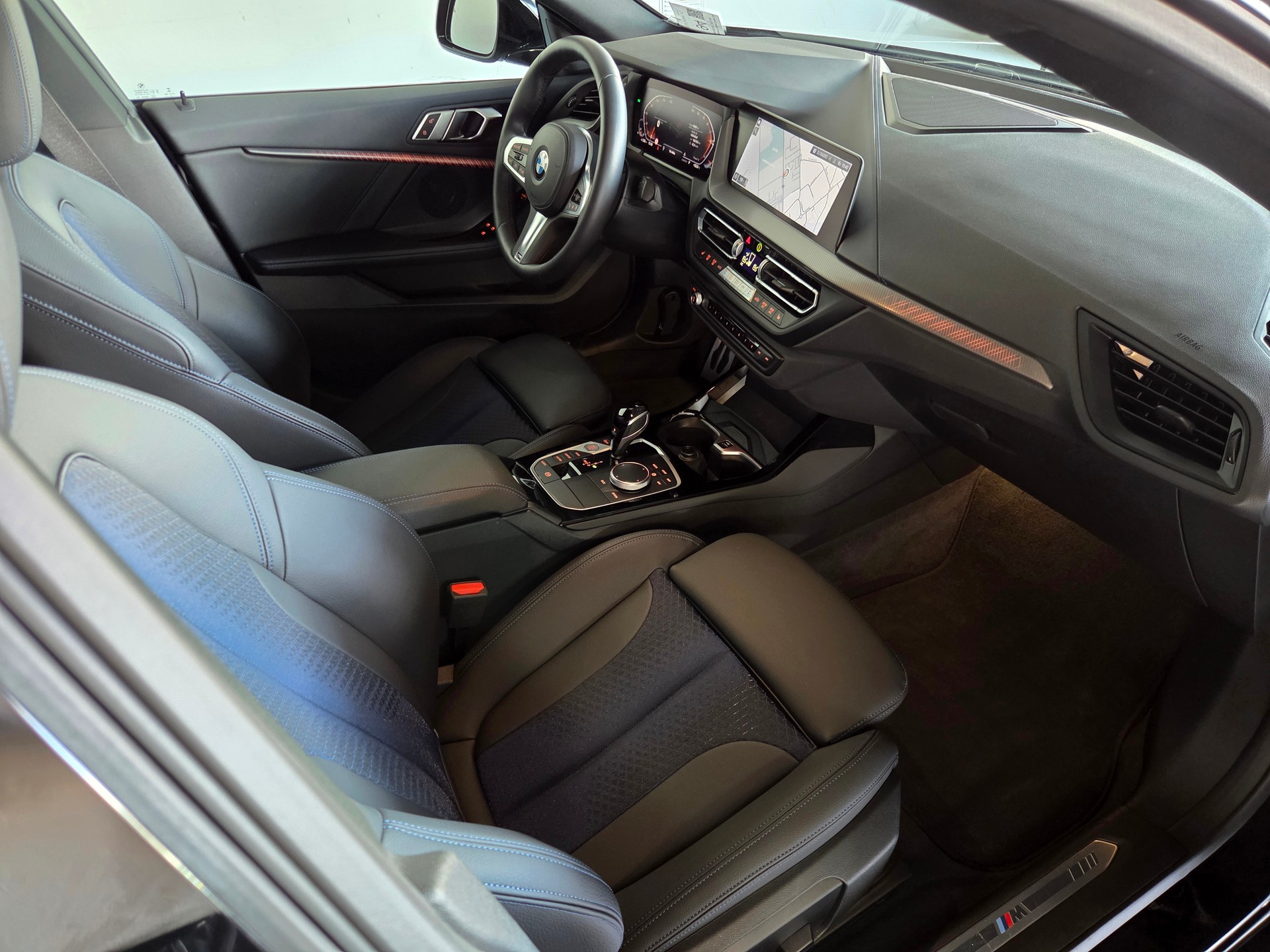 BMW 220i M-Sport xDrive Gran Coupé-image-13