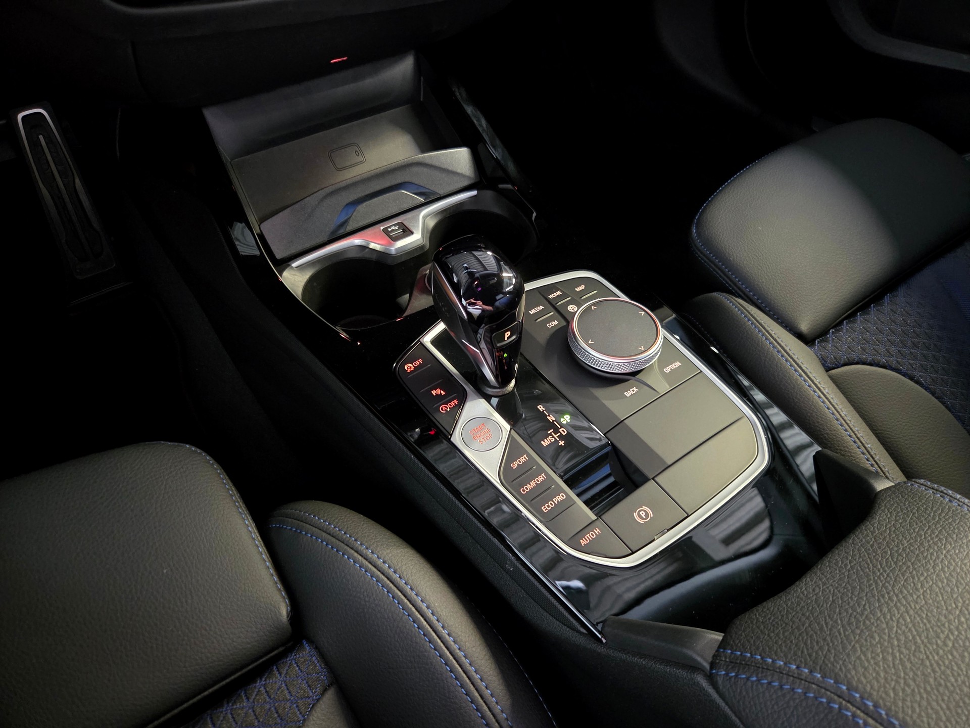 BMW 220i M-Sport xDrive Gran Coupé-image-17