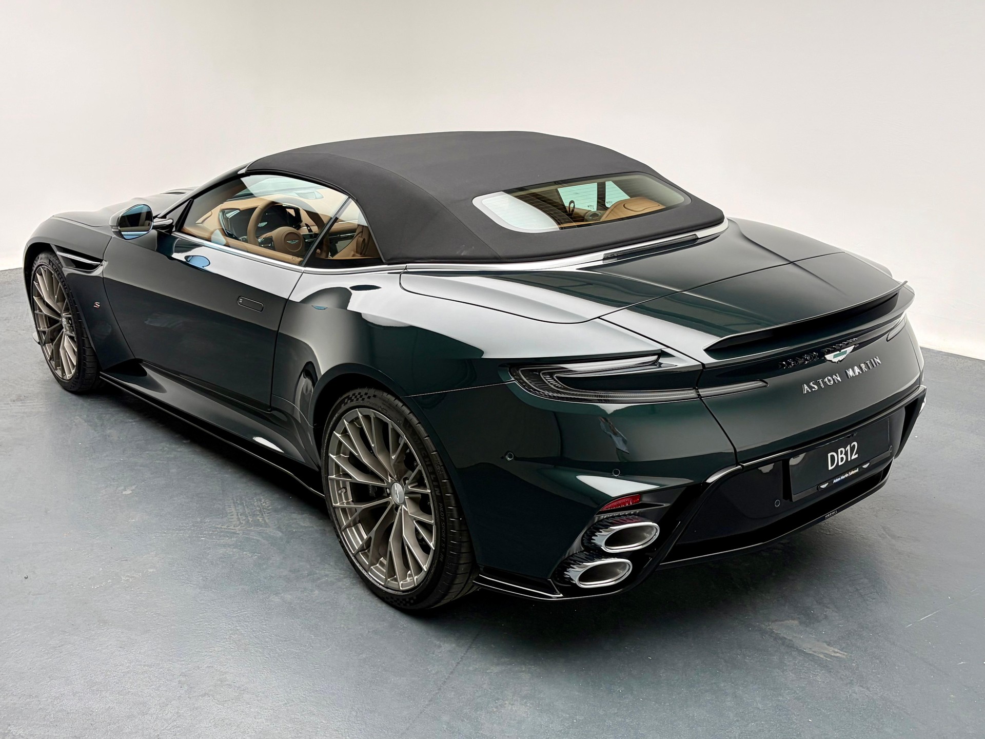 ASTON MARTIN DB12 Volante 4.0 S V8 Bi-Turbo-image-27