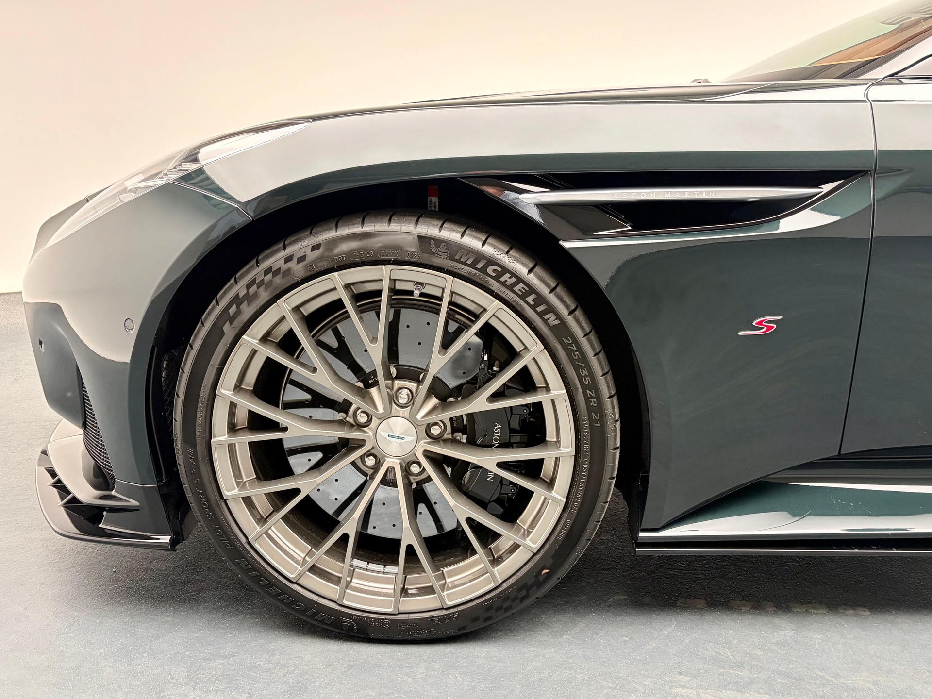 ASTON MARTIN DB12 Volante 4.0 S V8 Bi-Turbo-image-20