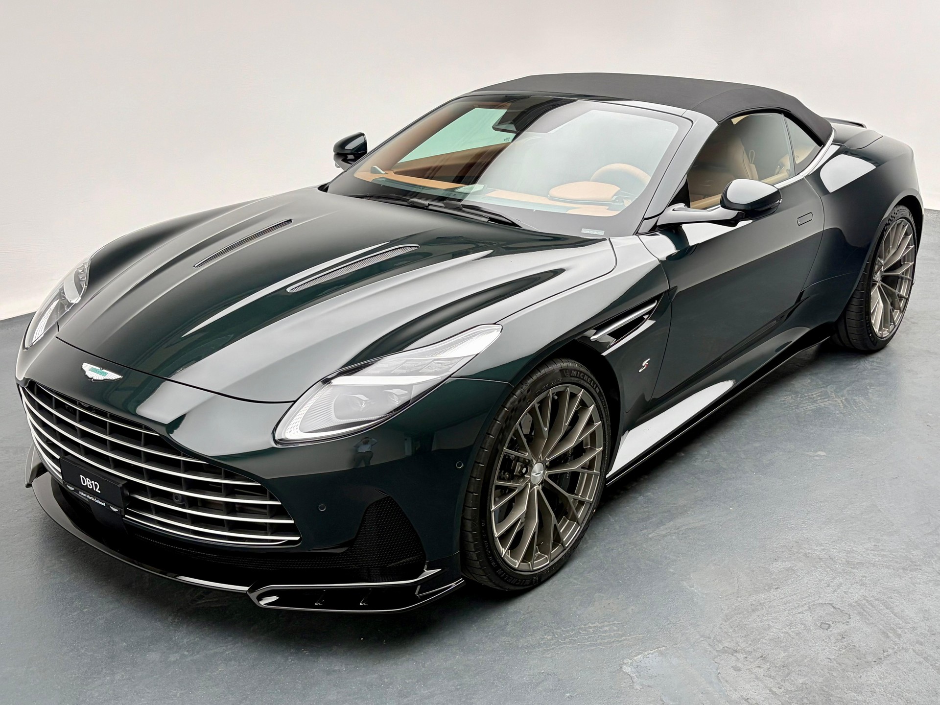 ASTON MARTIN DB12 Volante 4.0 S V8 Bi-Turbo-image-25