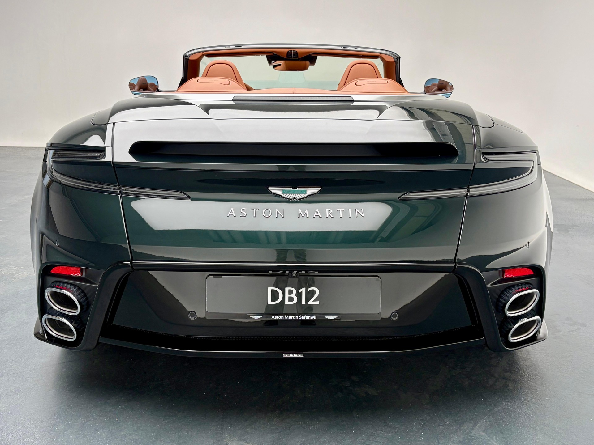 ASTON MARTIN DB12 Volante 4.0 S V8 Bi-Turbo-image-21