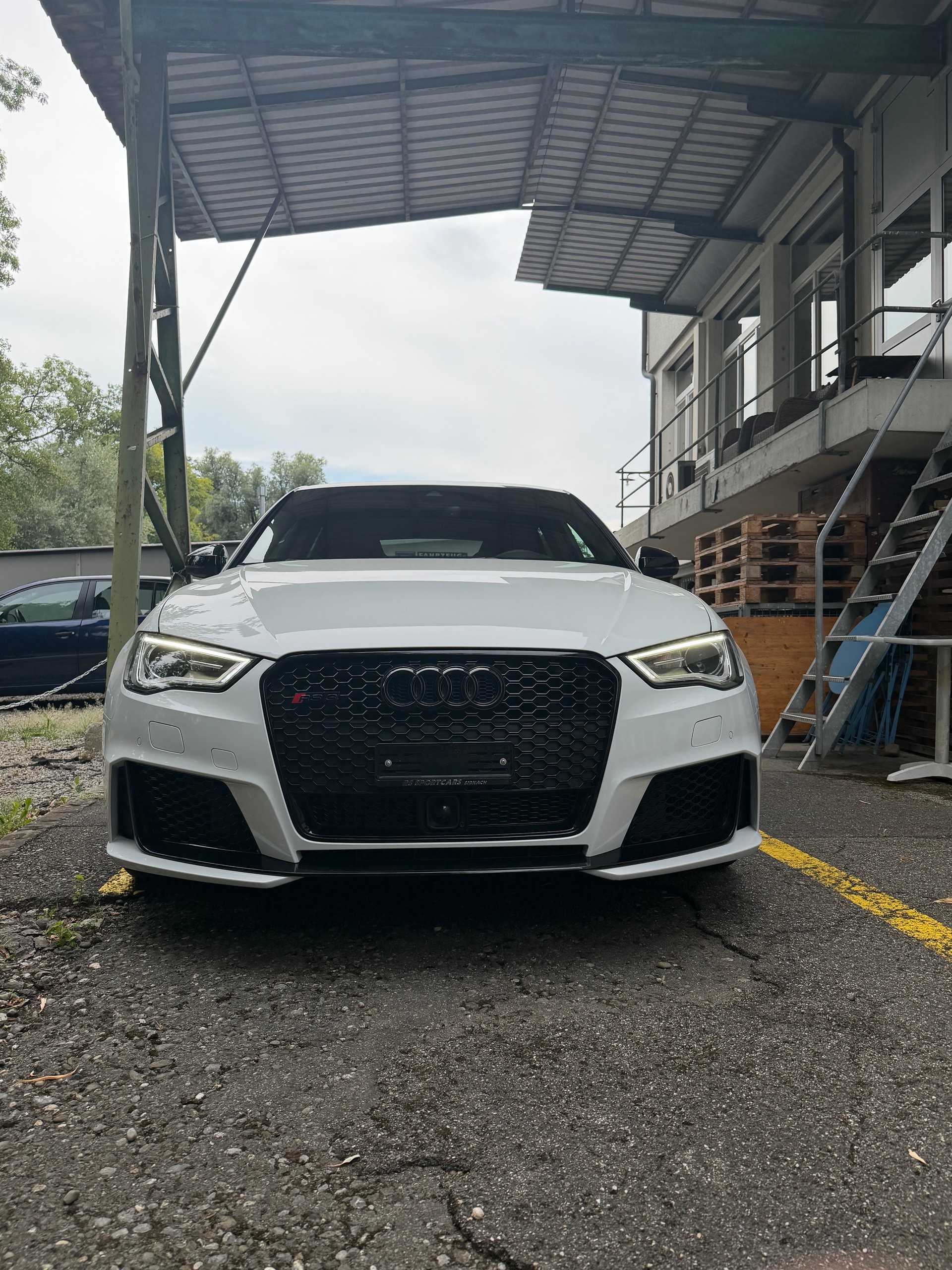 AUDI 2.5 T FSI quattro S-Tronic-image-2