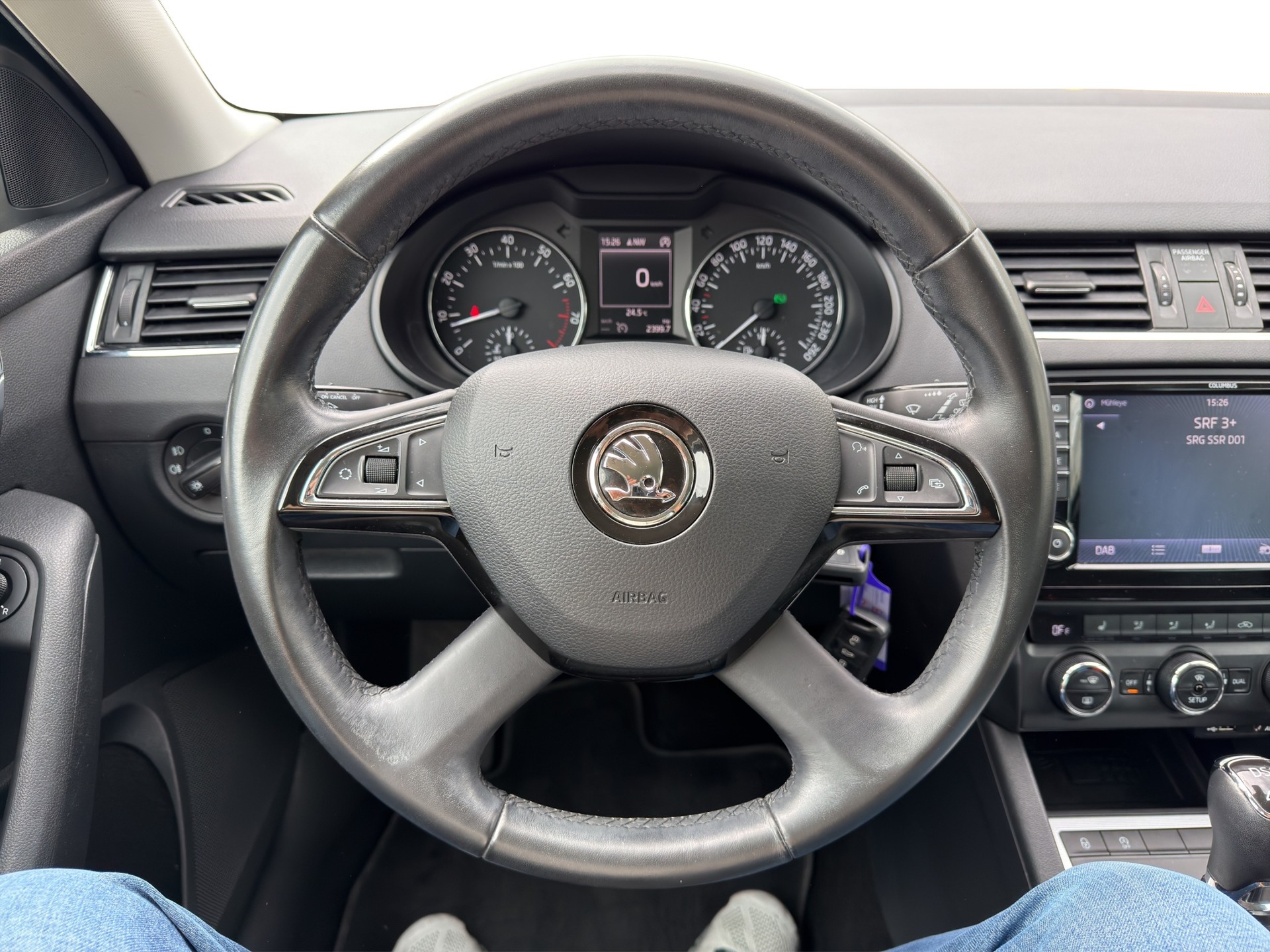SKODA Octavia Combi 1.8 TSI Elegance 4x4 DSG-image-22