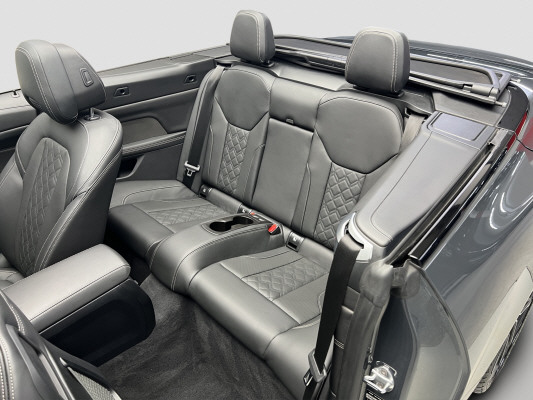 BMW M440i xDrive 48V Cabrio-image-9