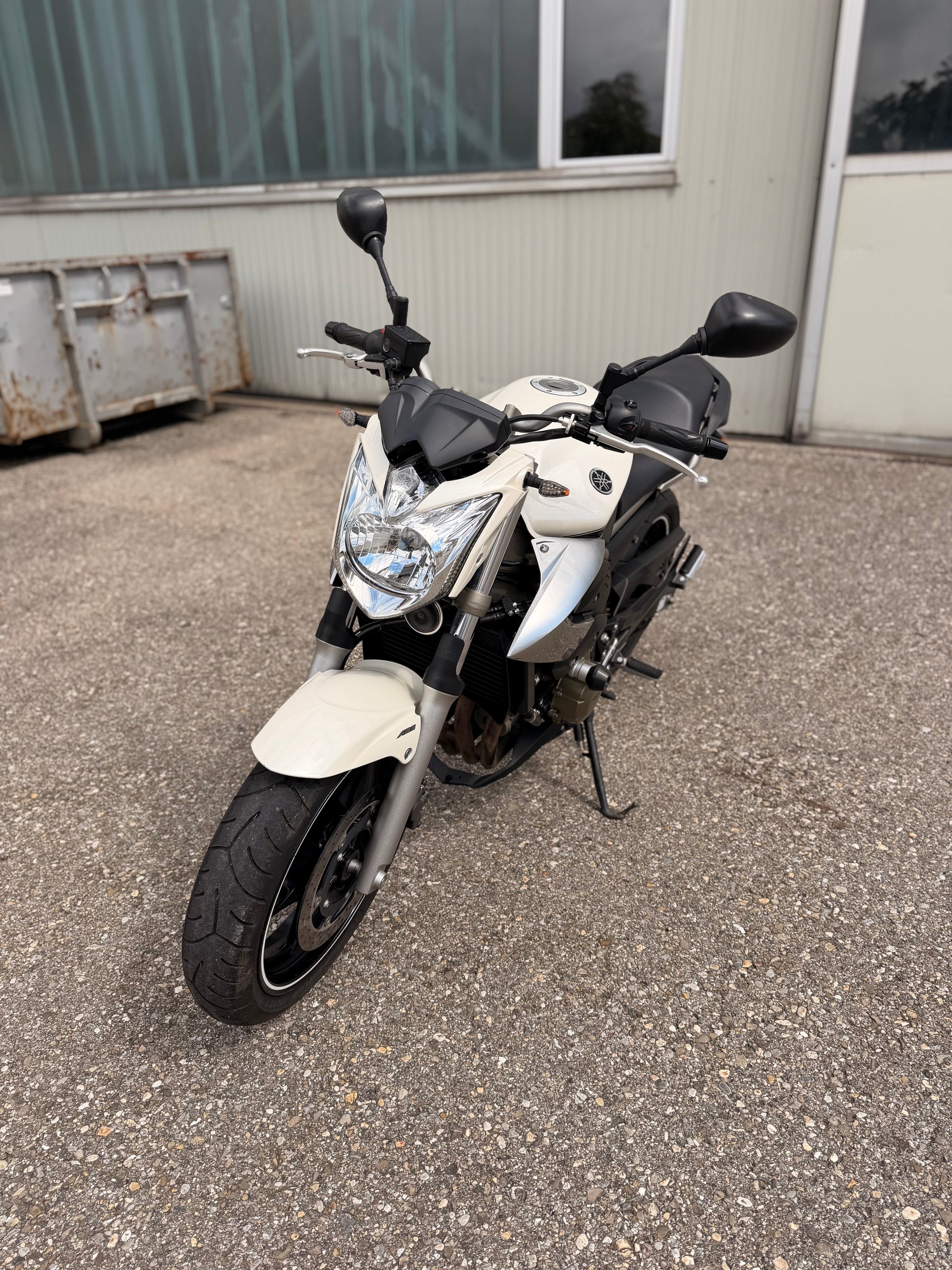 YAMAHA XJ 6 N ABS-image-2