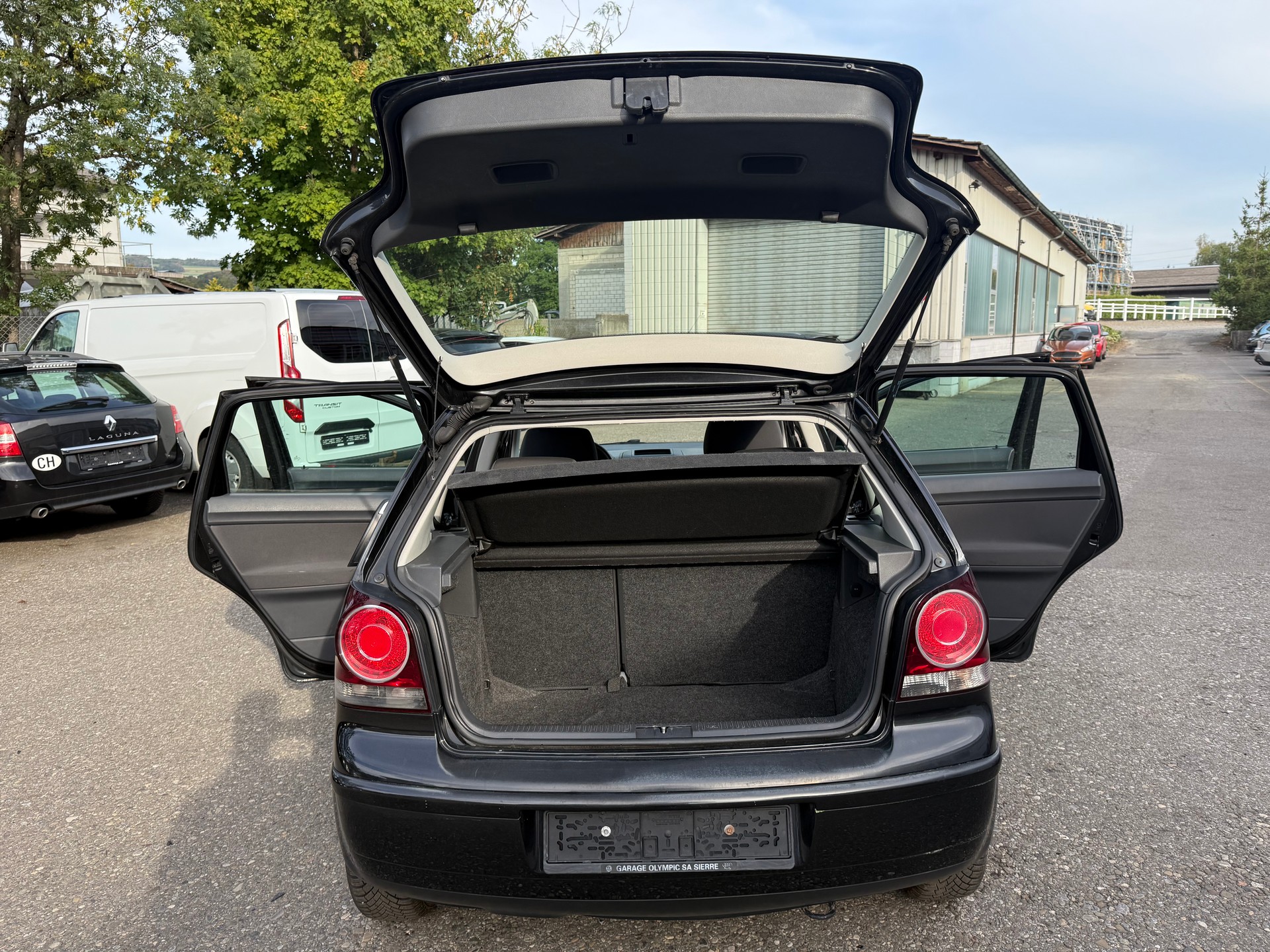 VW Polo 1.4 16V Trendline-image-9