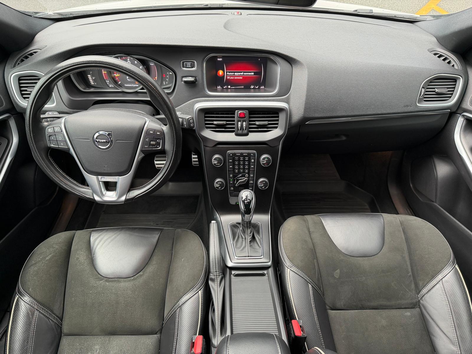 VOLVO V40 T2 Momentum R-Design Geartronic-image-7
