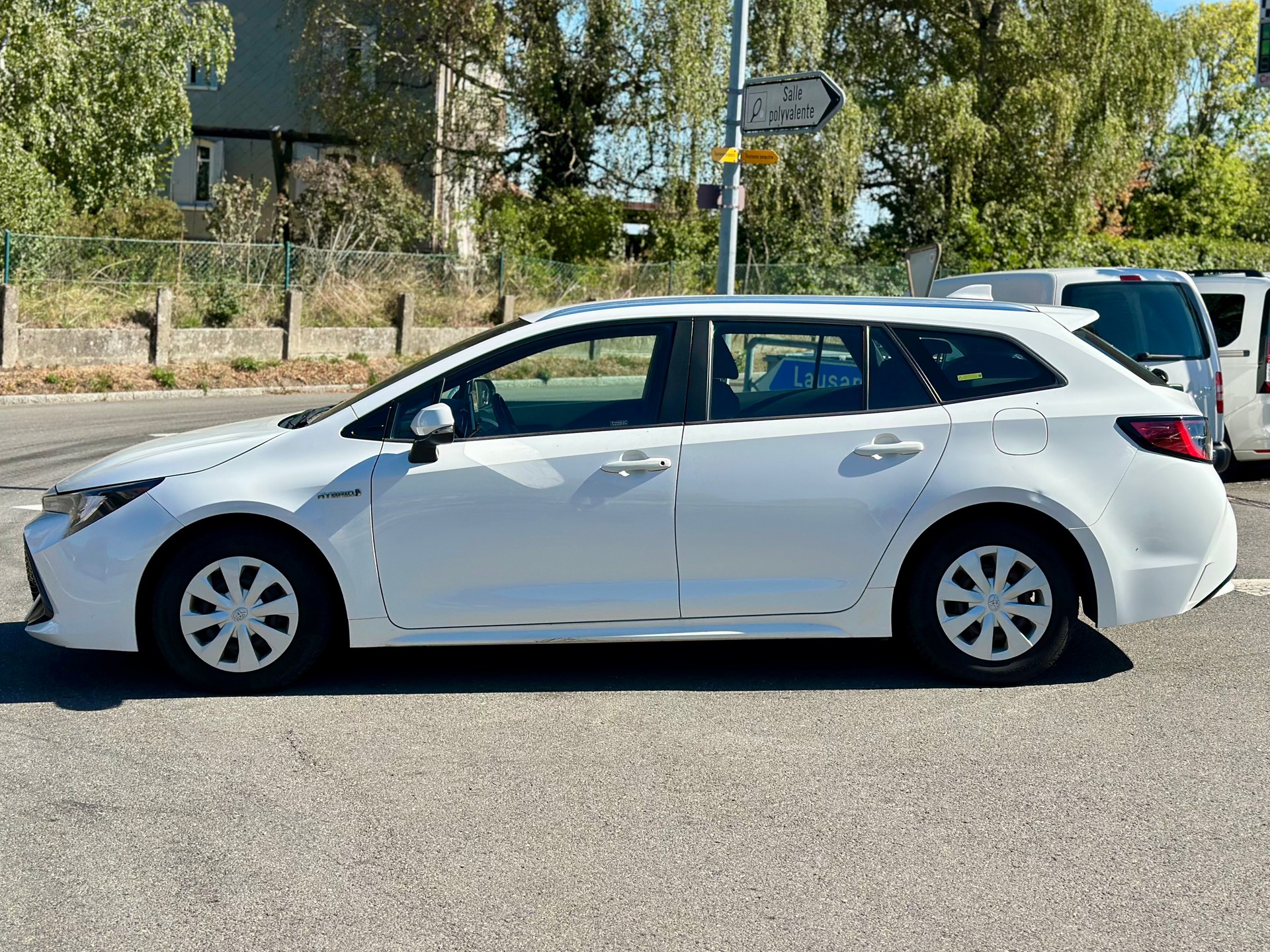 TOYOTA Corolla Touring Sports 1.8 HSD Comfort e-CVT-image-5
