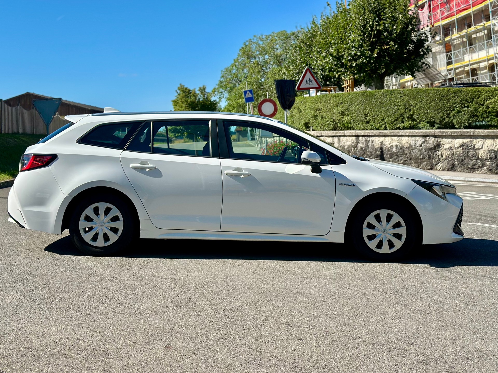TOYOTA Corolla Touring Sports 1.8 HSD Comfort e-CVT-image-6