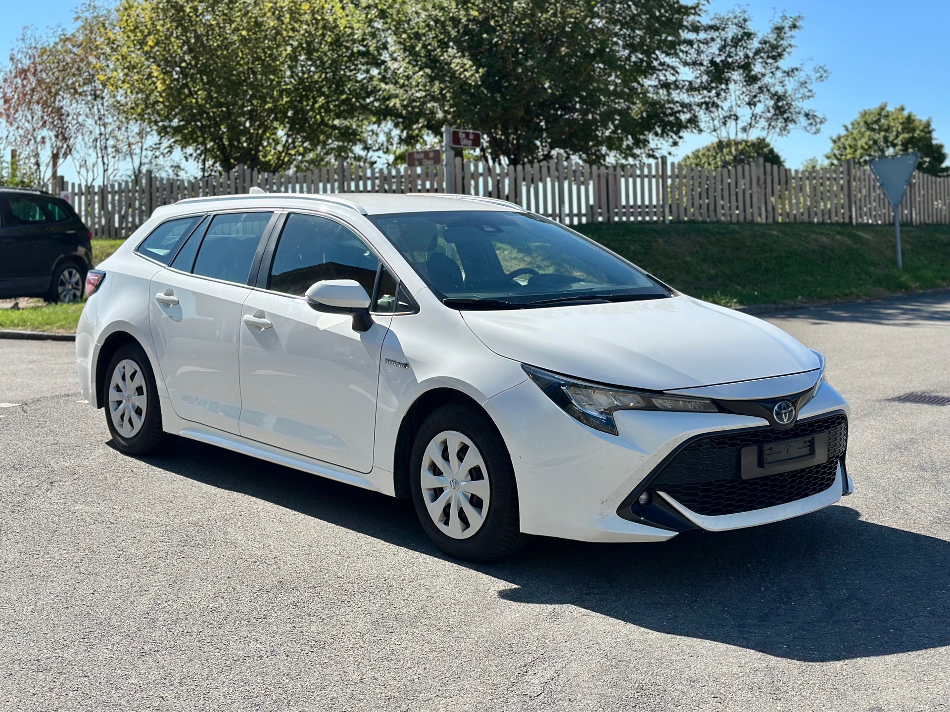 TOYOTA Corolla Touring Sports 1.8 HSD Comfort e-CVT-image-1