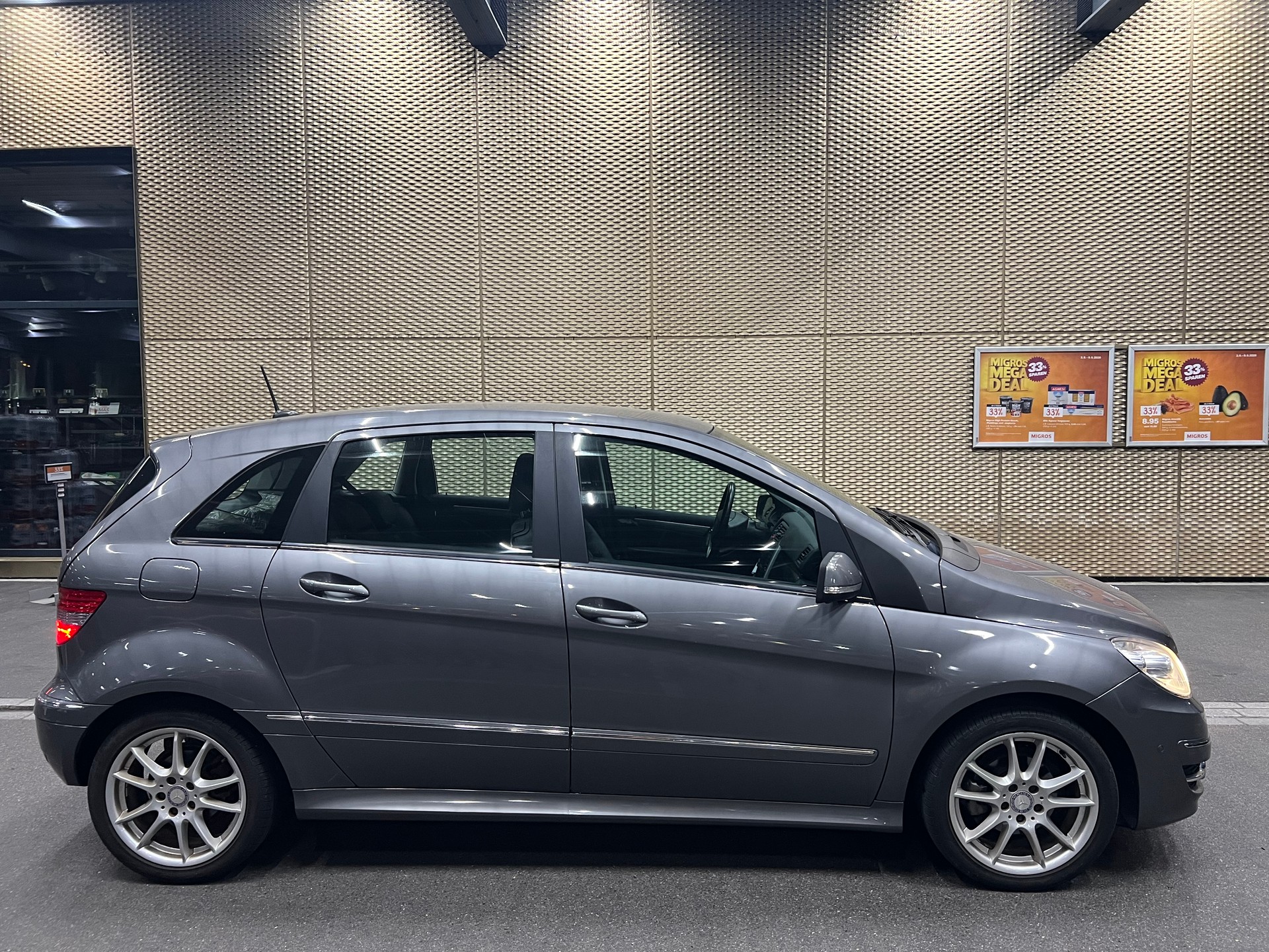 MERCEDES-BENZ B 180 My Star Autotronic-image-4