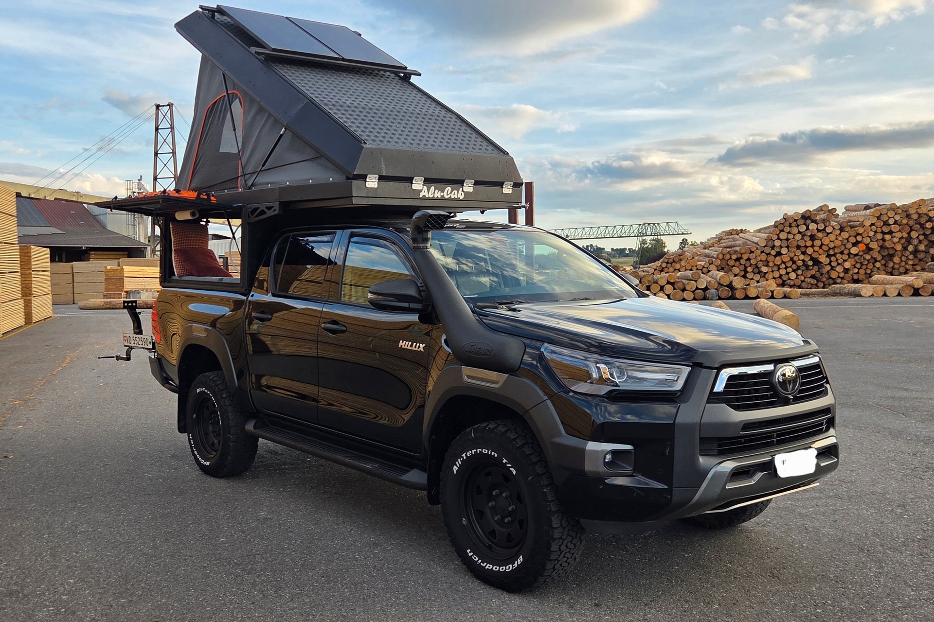 TOYOTA Hilux 2.8D-4D Invincible Double Cab 4x4 A