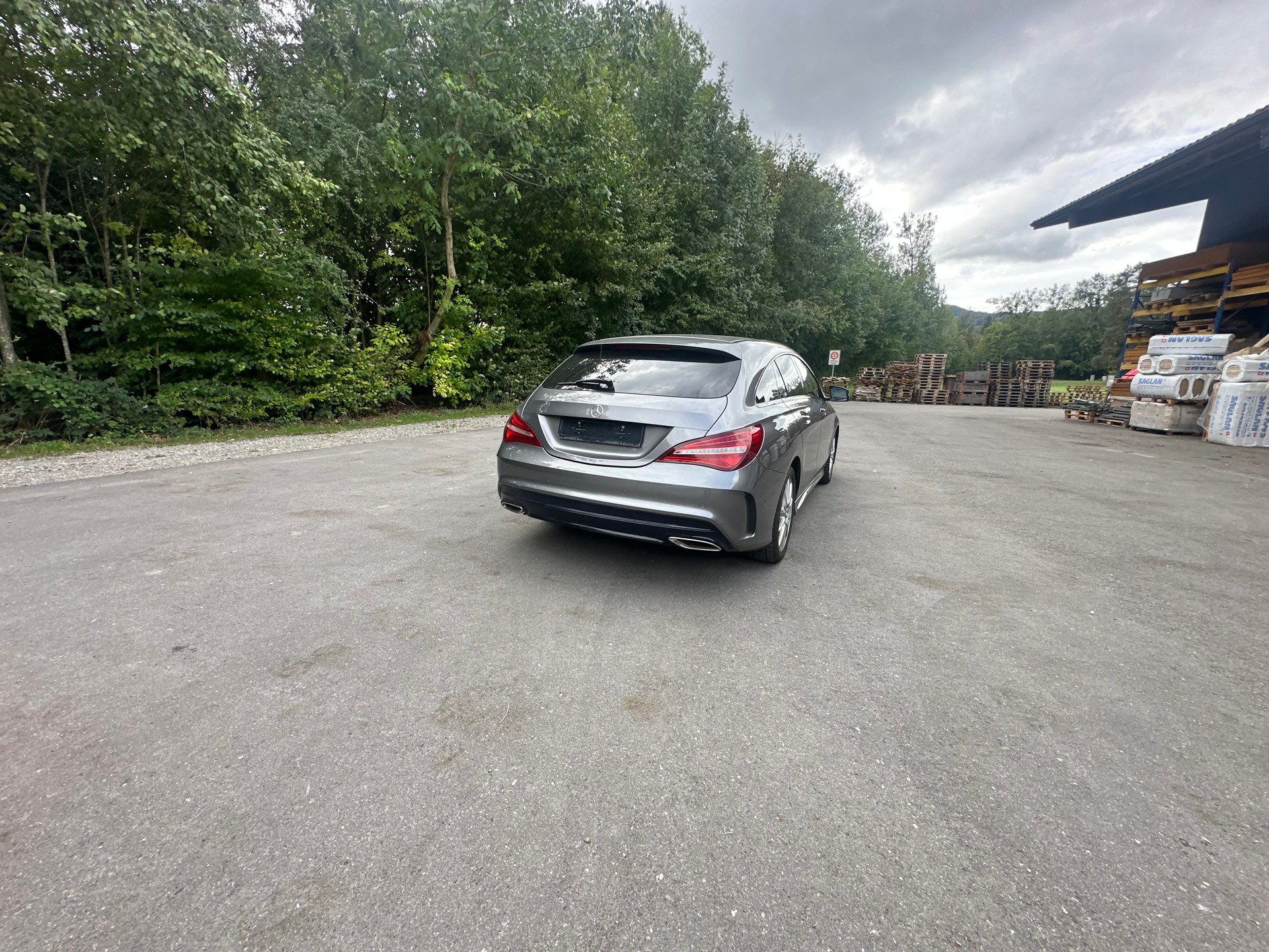 MERCEDES-BENZ CLA Shooting Br 200 d Swiss Star AMG Line 4M-image-2