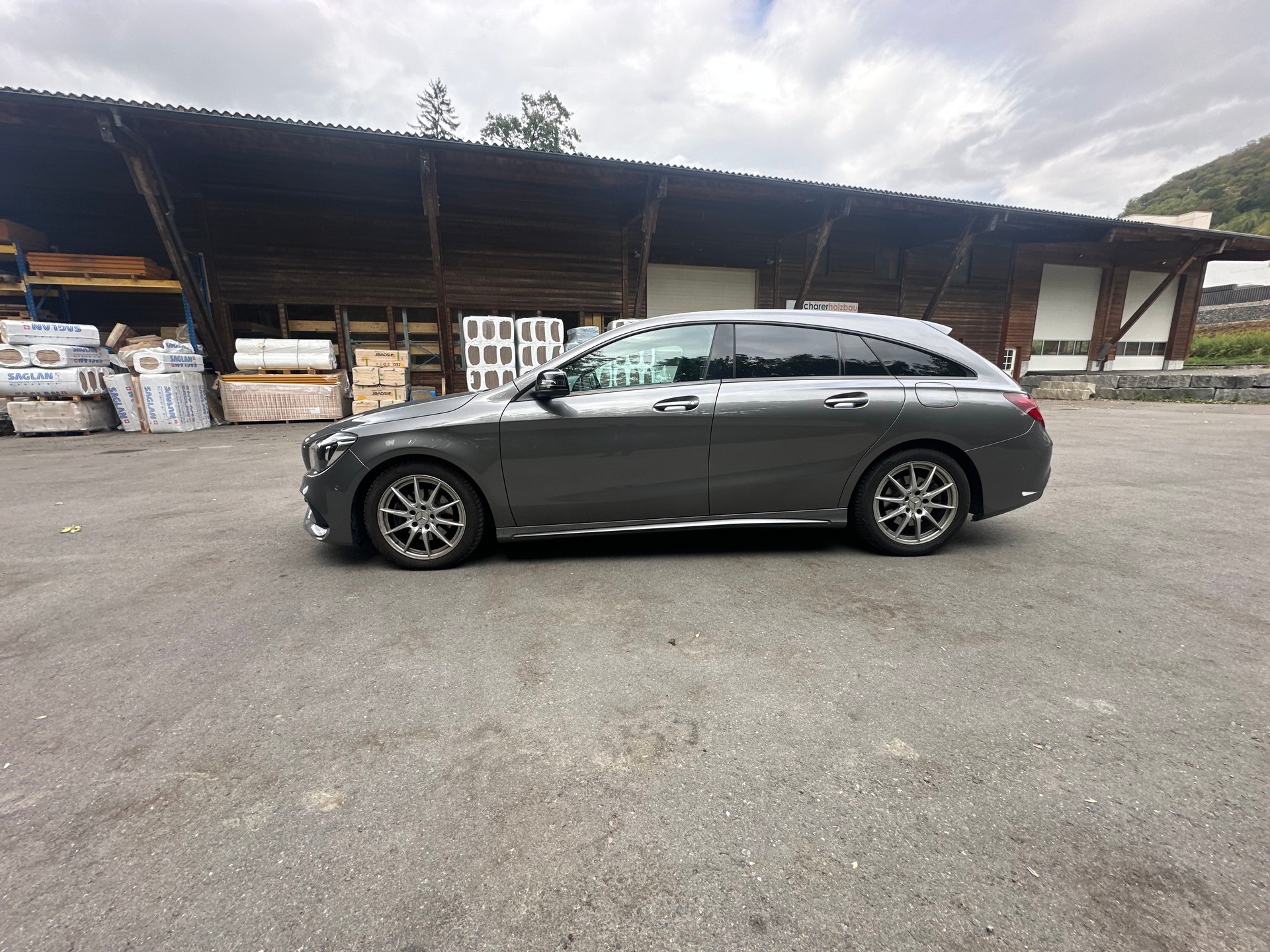 MERCEDES-BENZ CLA Shooting Br 200 d Swiss Star AMG Line 4M-image-11