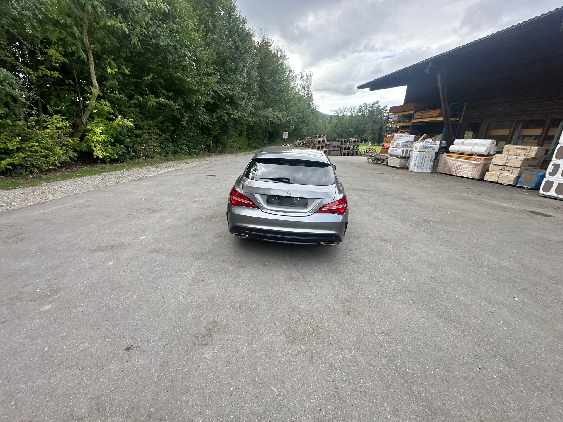 MERCEDES-BENZ CLA Shooting Br 200 d Swiss Star AMG Line 4M-image-3