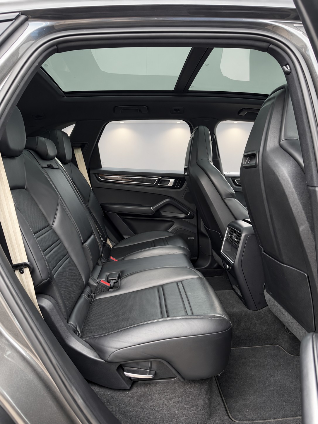PORSCHE Cayenne E-Hybrid-image-14