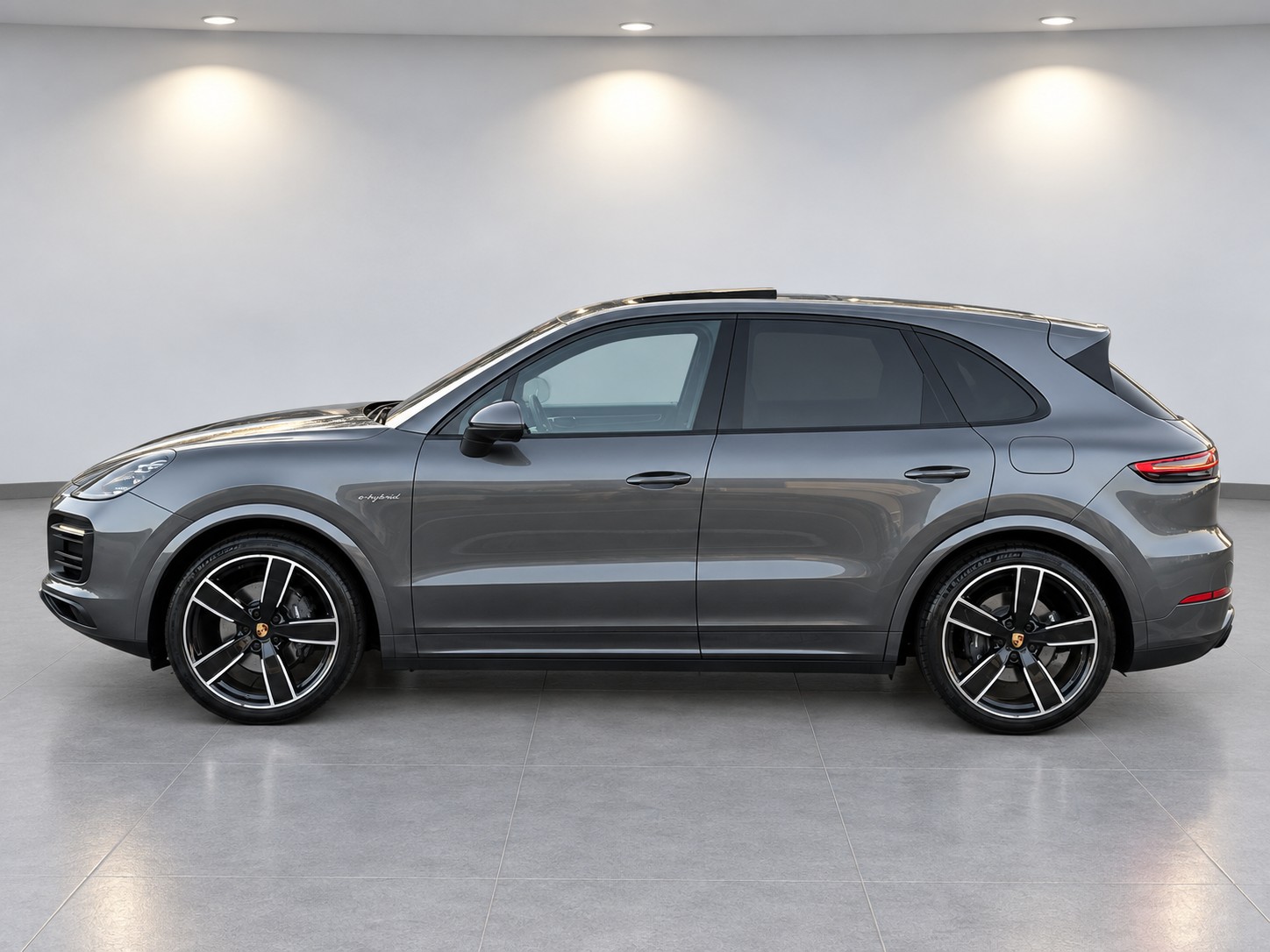 PORSCHE Cayenne E-Hybrid-image-2