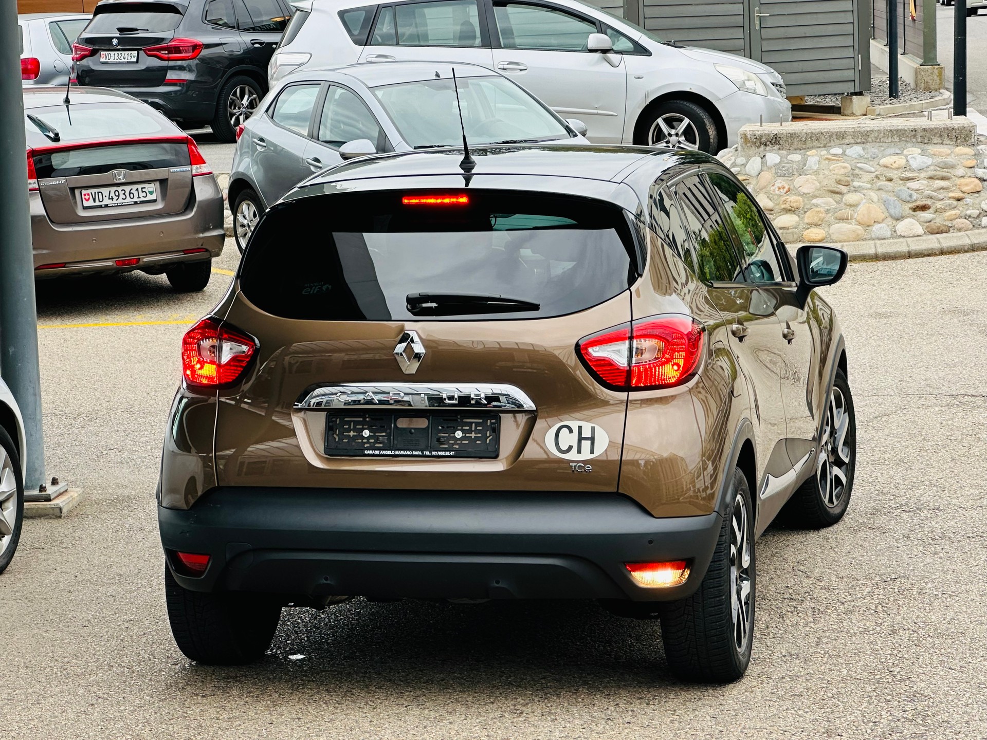 RENAULT Captur 1.2 T 16V Iconic EDC-image-10