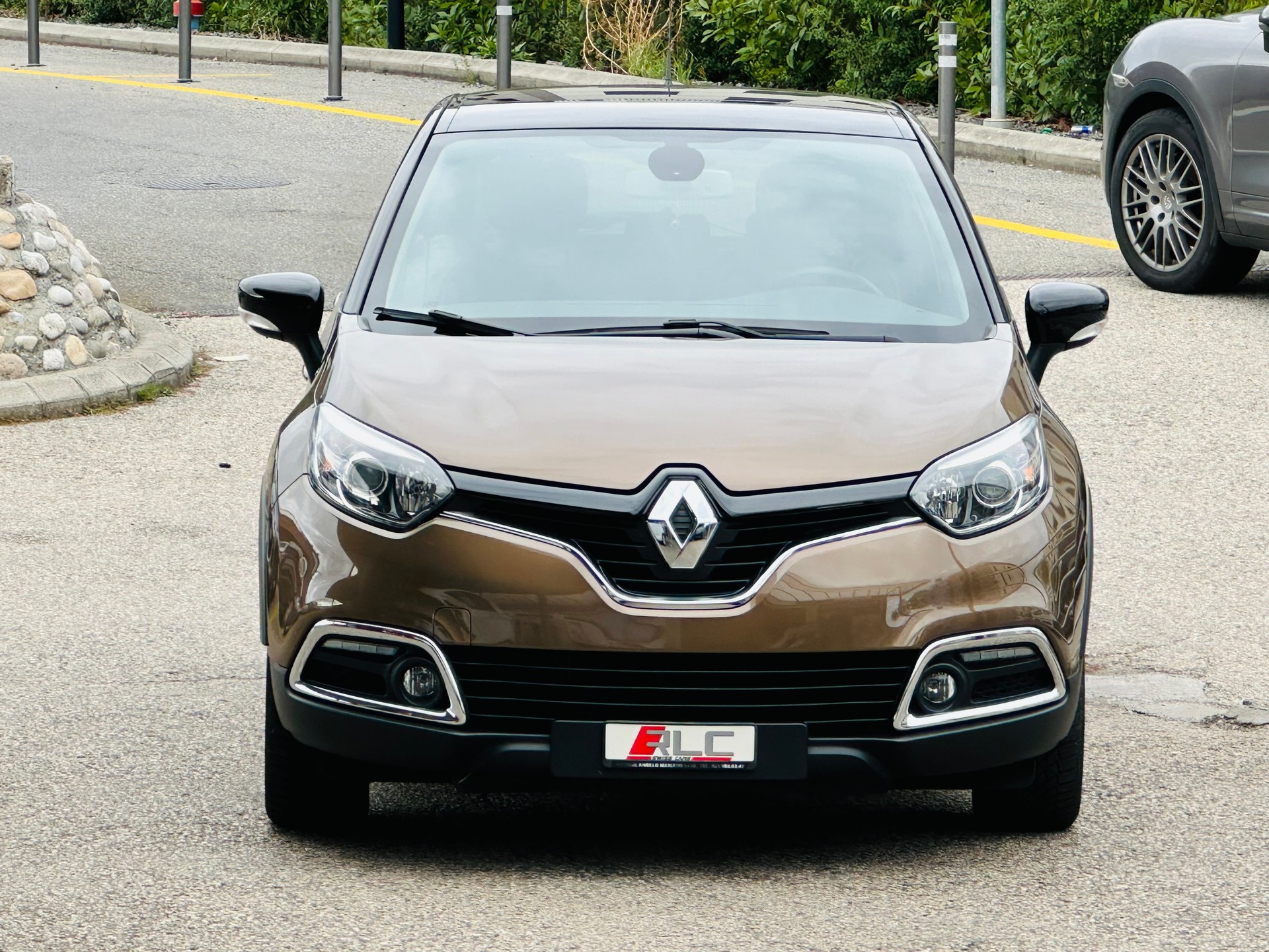 RENAULT Captur 1.2 T 16V Iconic EDC-image-3