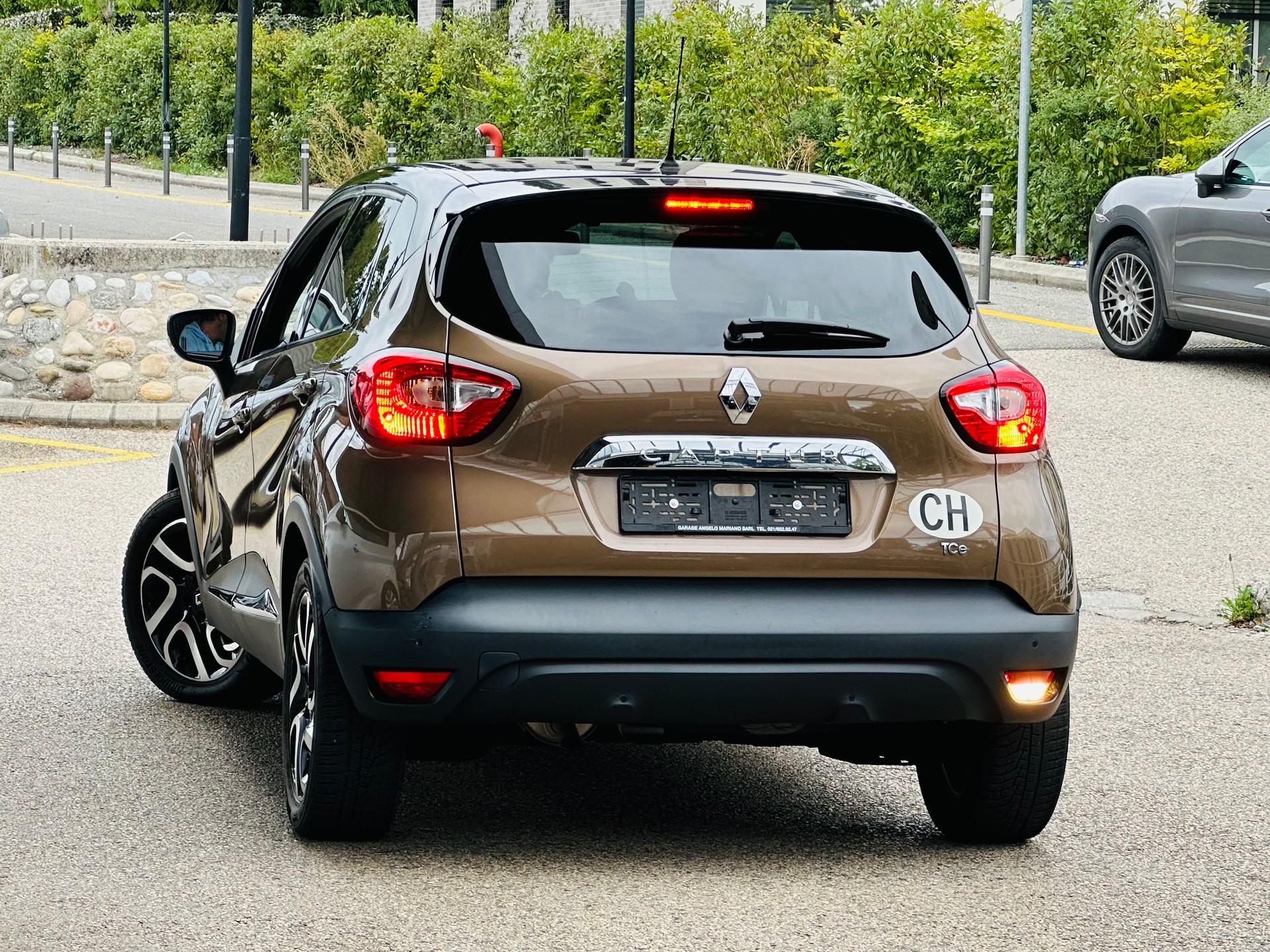 RENAULT Captur 1.2 T 16V Iconic EDC-image-8