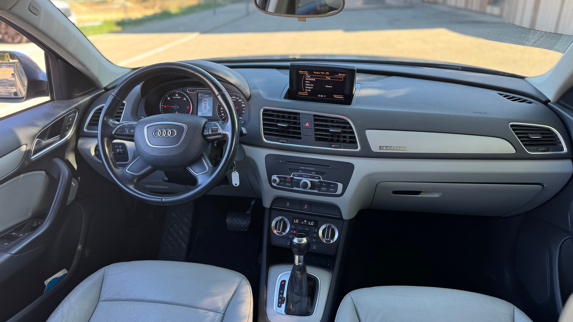 AUDI Audi Q3 2.0 TDI 177 quattro S-Tronic-image-2