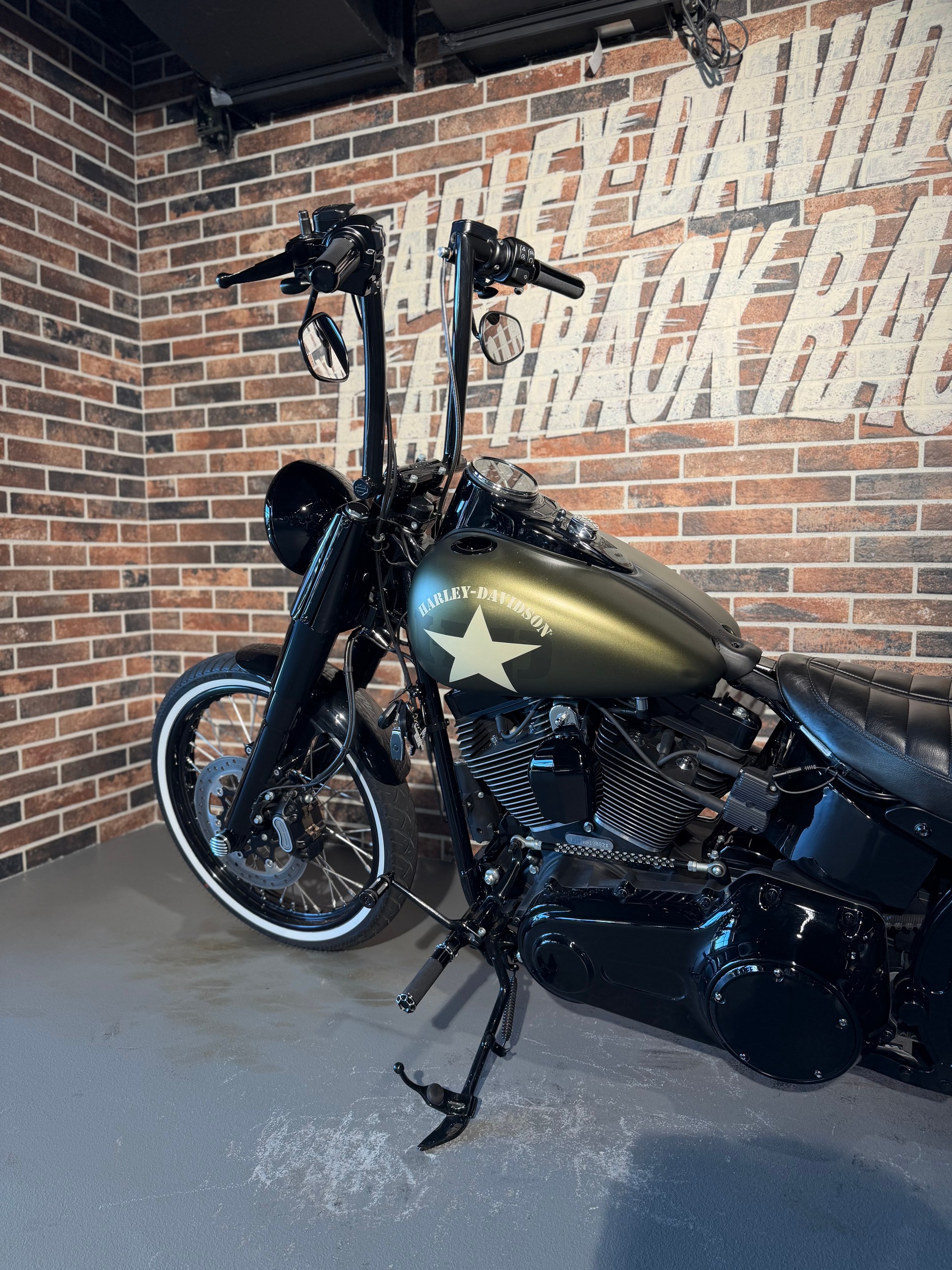 HARLEY-DAVIDSON FLSS Softail Slim S110 ABS-showroom-element-1