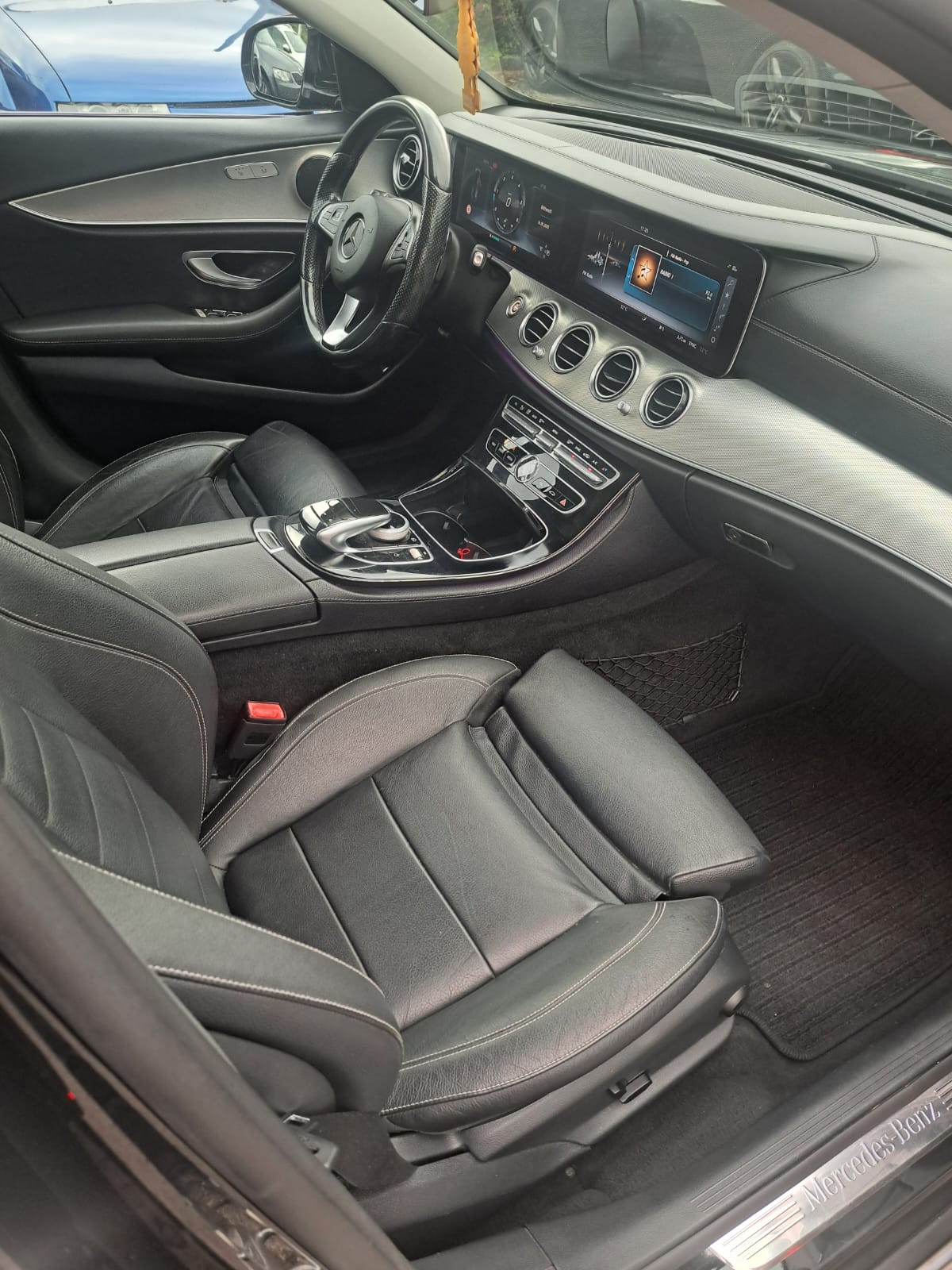 MERCEDES-BENZ E 220 d 9G-Tronic-image-10