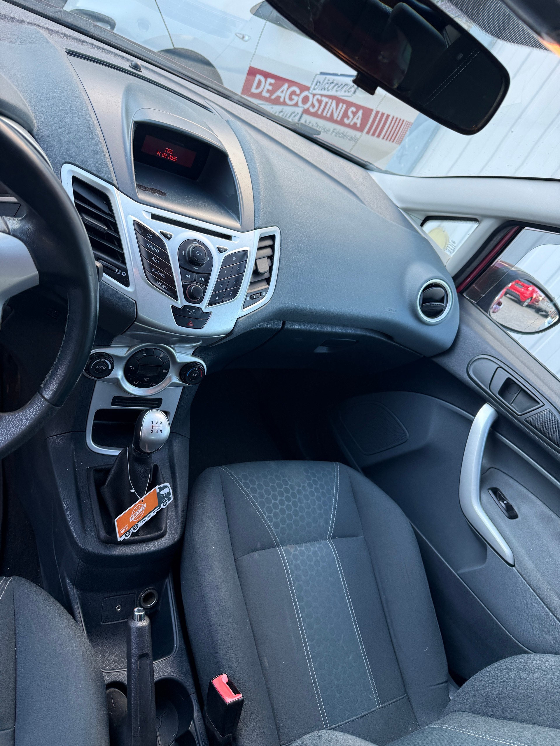 FORD Fiesta 1.6 16V Titanium-image-7