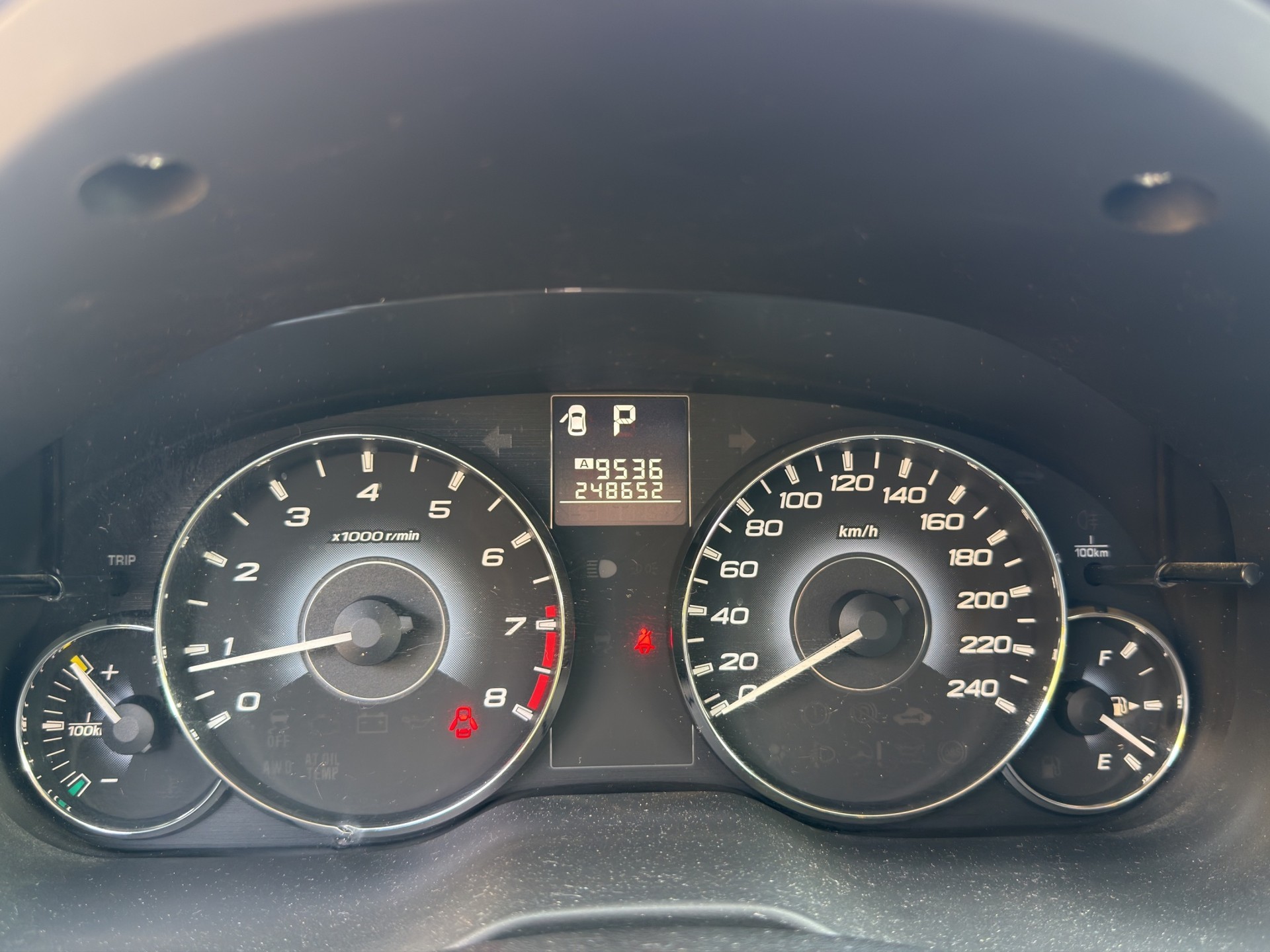 SUBARU Legacy 2.0i Limited AWD Lineartronic-image-17
