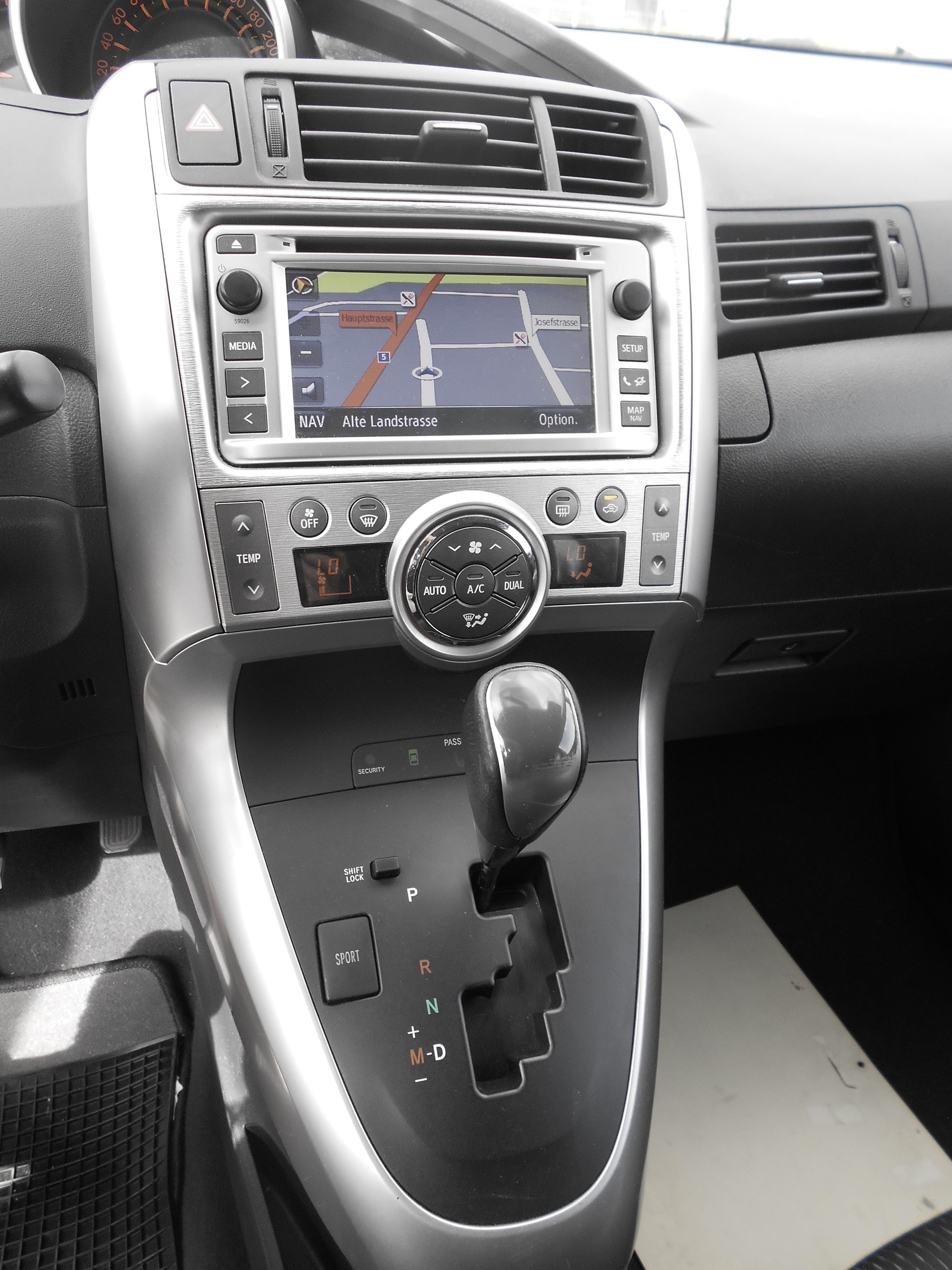 TOYOTA Verso 1.8 easy Multidrive-image-8