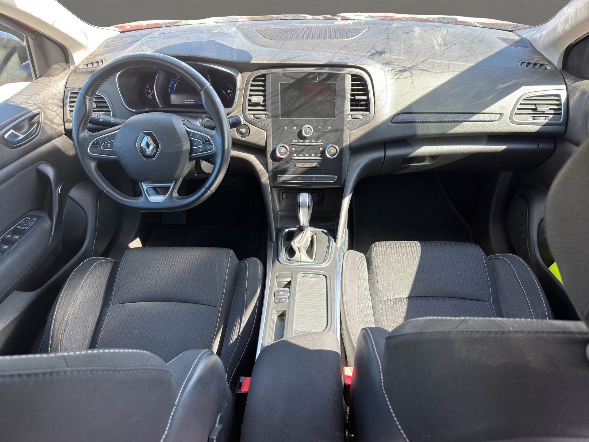 RENAULT Mégane Grandtour 1.5 dCi Business EDC-image-10
