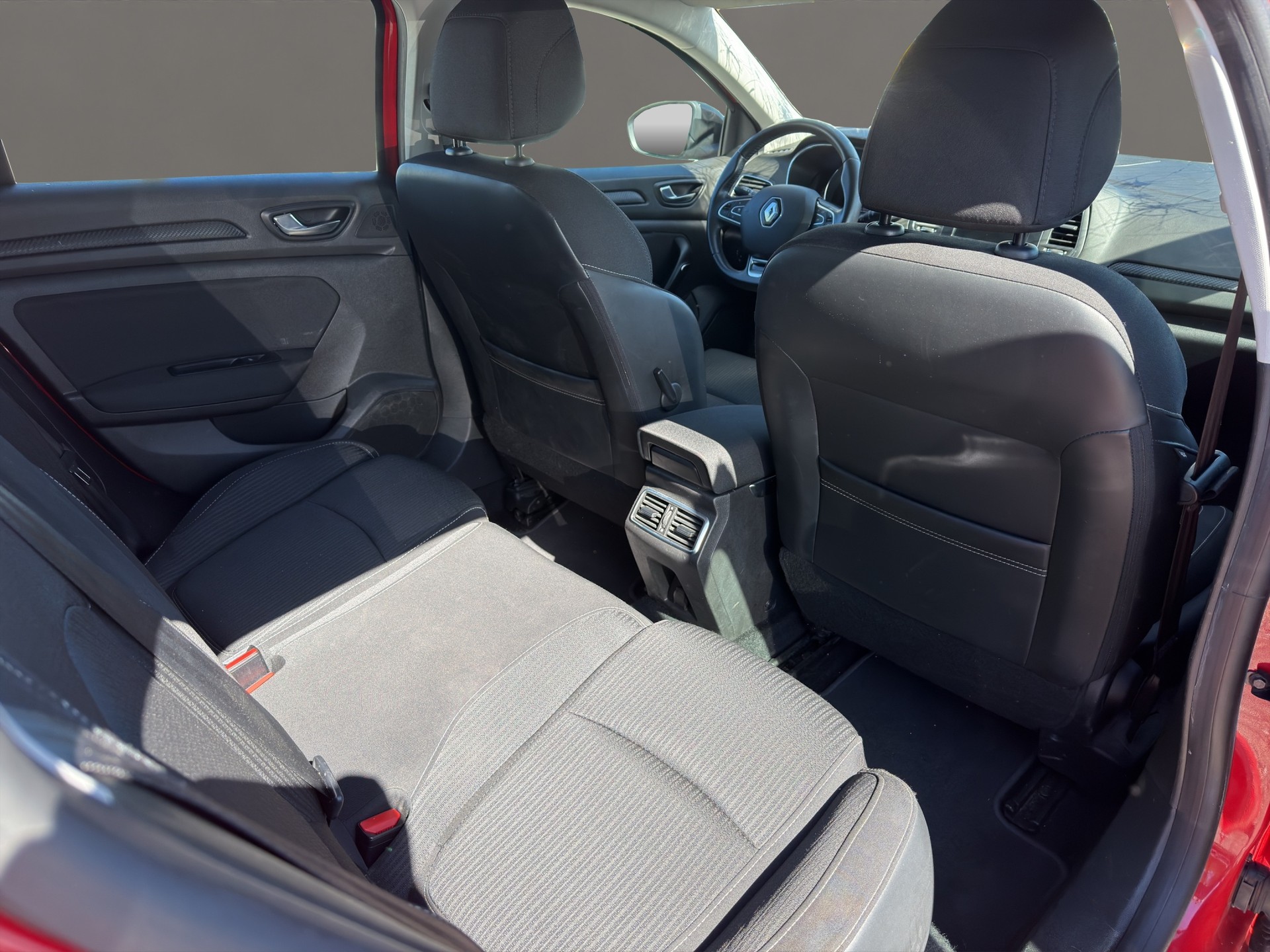 RENAULT Mégane Grandtour 1.5 dCi Business EDC-image-11